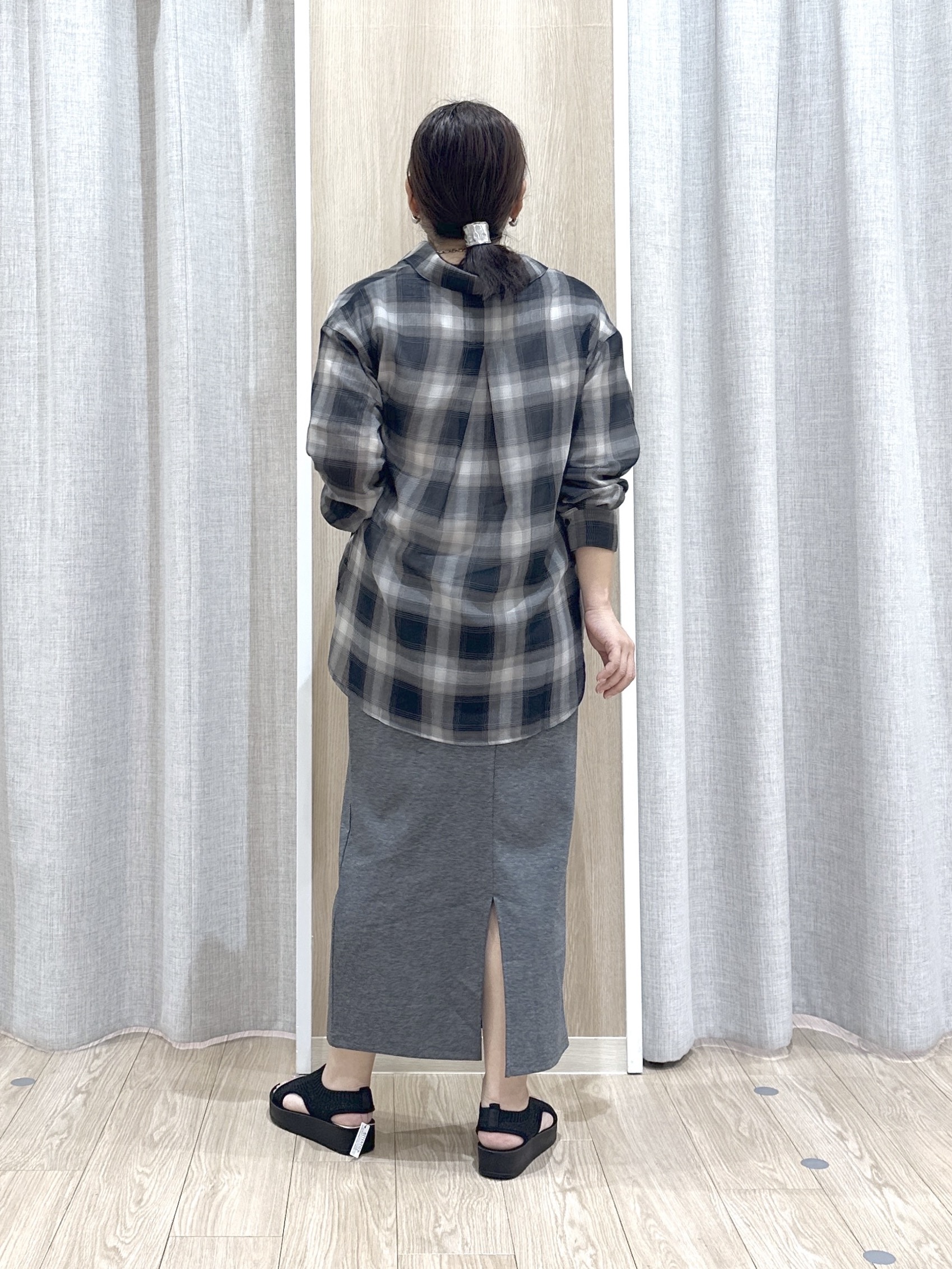 naoさんの「grove｜シアーオンブレチェックシャツ」を使ったコーディネート