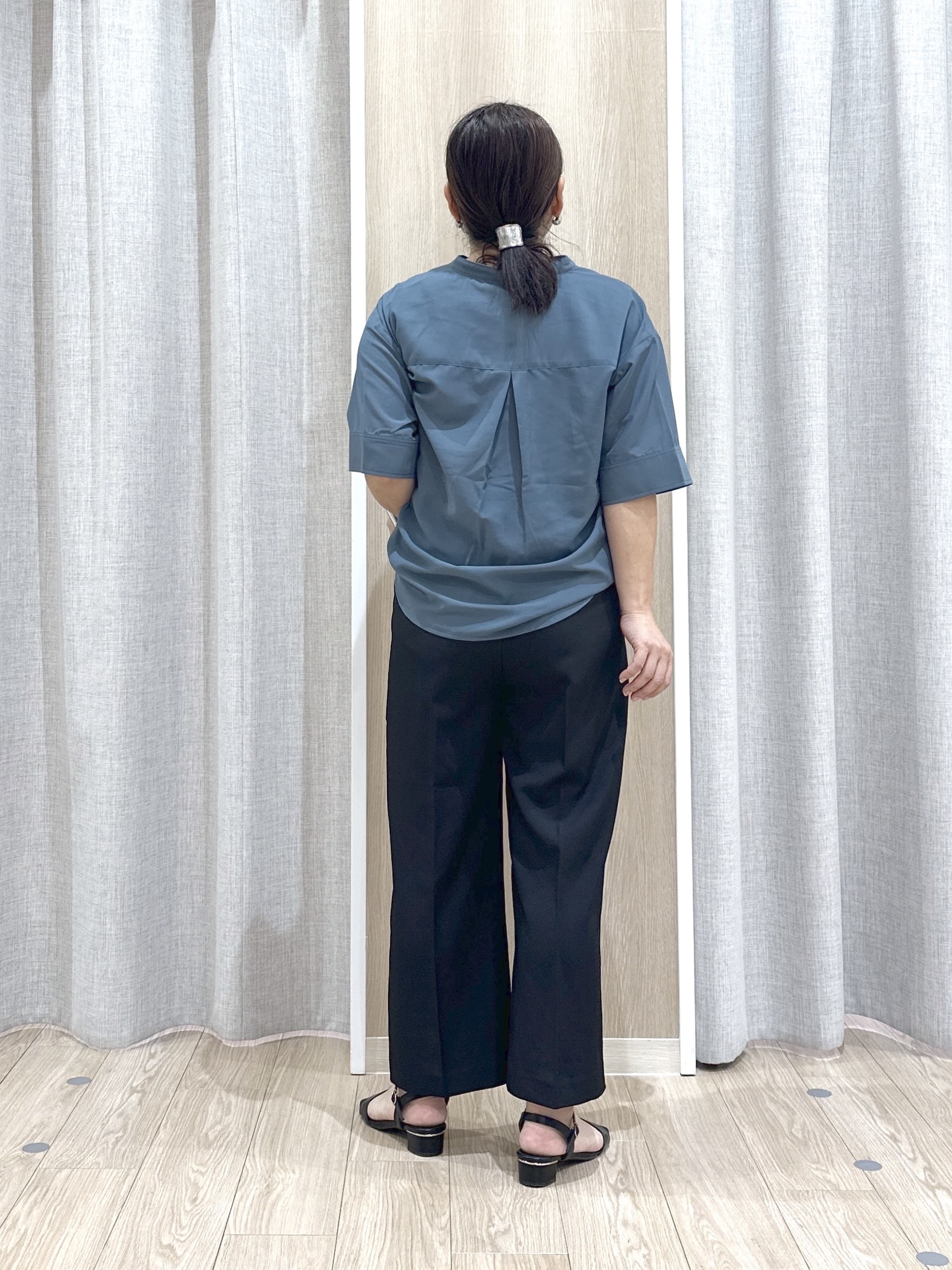 naoさんの「grove｜【洗濯機◎】ほんのり大人の透け感、シアーカバーブラウス」を使ったコーディネート