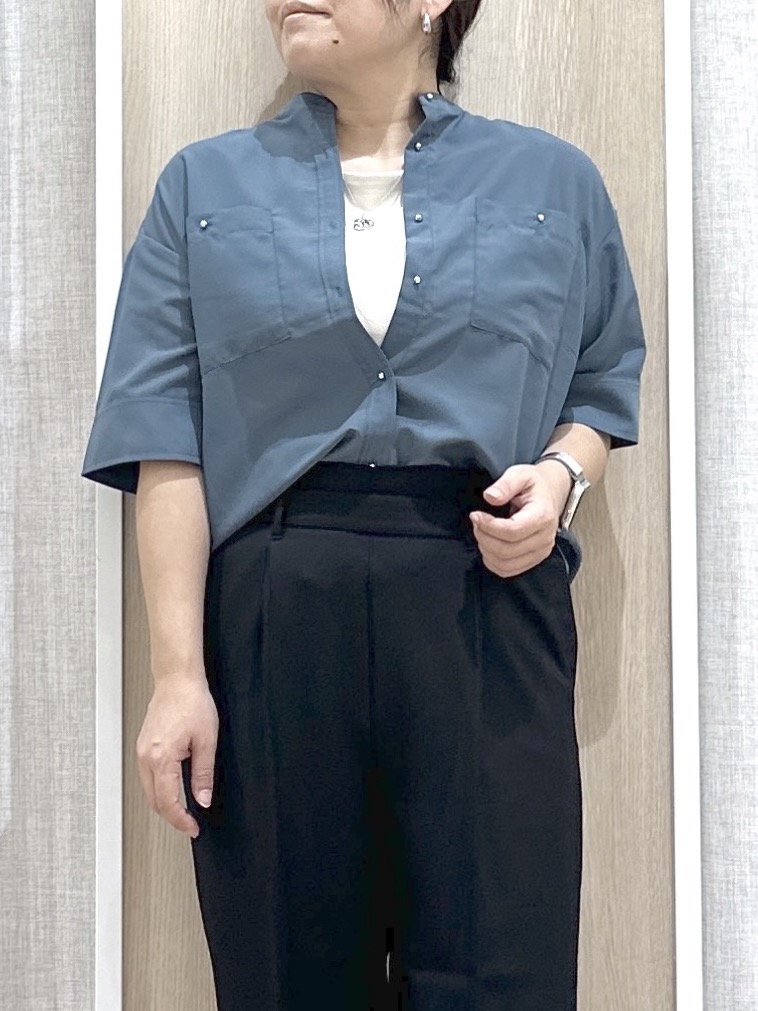 naoさんの「grove｜【洗濯機◎】ほんのり大人の透け感、シアーカバーブラウス」を使ったコーディネート