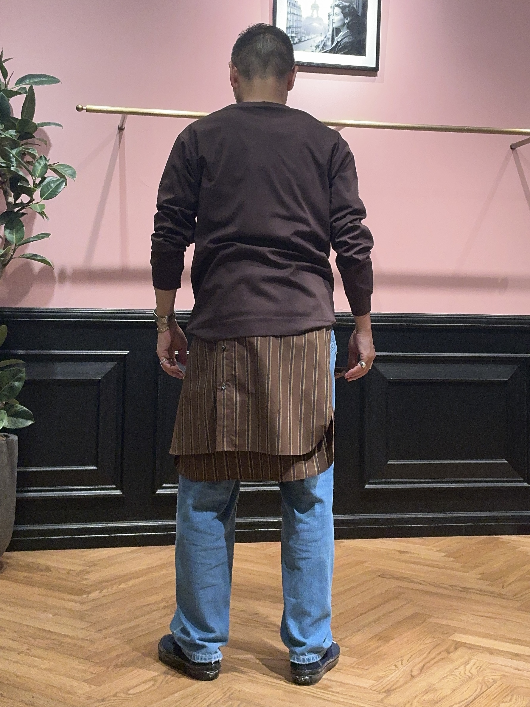 torigoeさんの「DRESSTERIOR｜【日本製】バンドカラー ブラウンレジメンタル ストライプシャツ」を使ったコーディネート