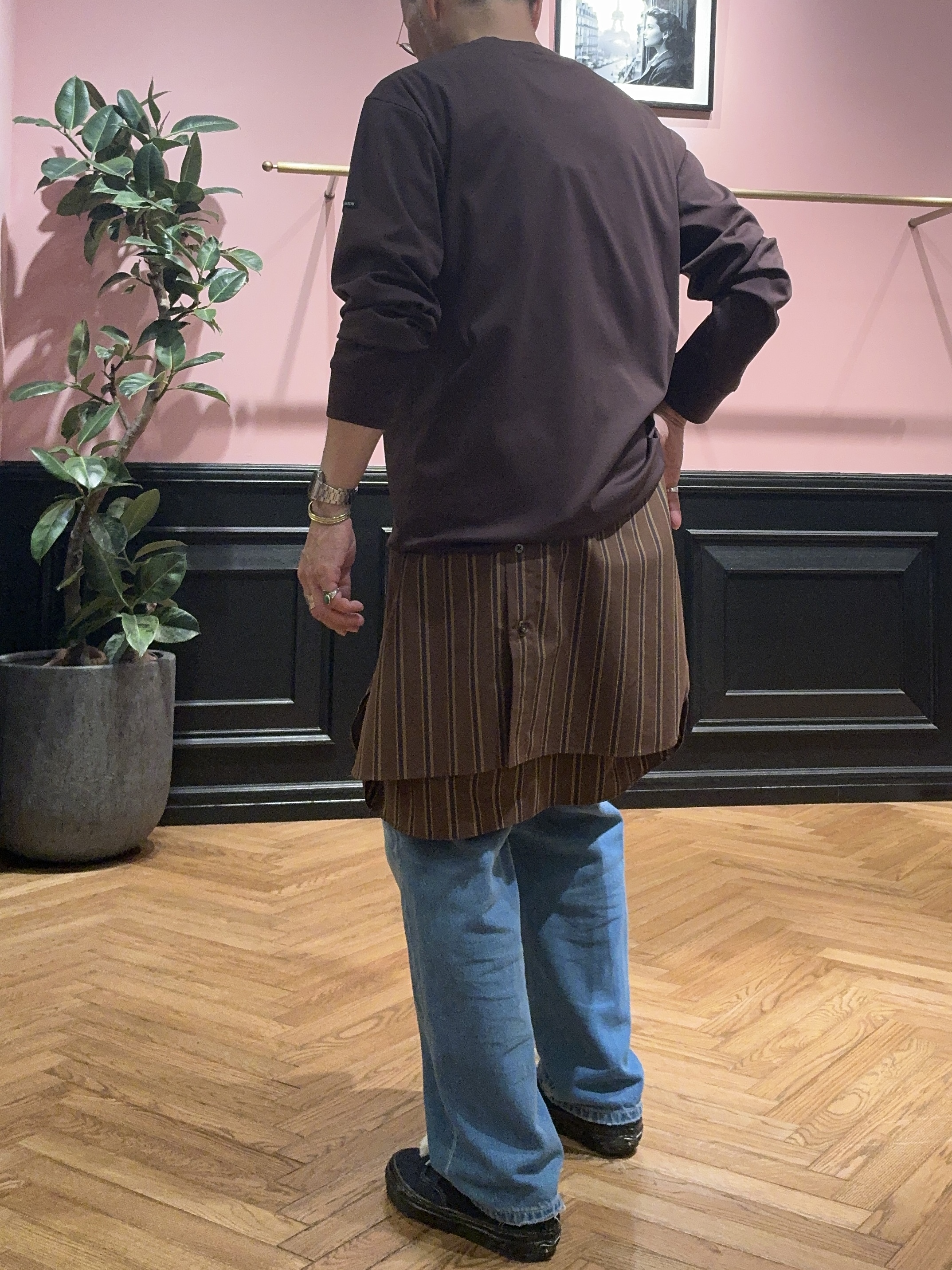torigoeさんの「DRESSTERIOR｜【日本製】バンドカラー ブラウンレジメンタル ストライプシャツ」を使ったコーディネート