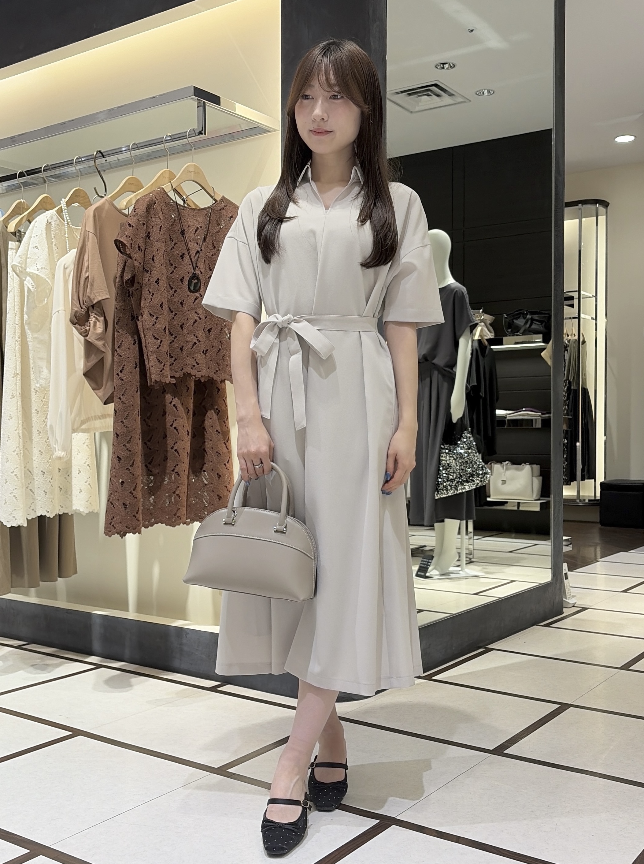 岡田美詩さんの「UNTITLED｜【初秋も活躍/UVカット/接触冷感】エアリークールワンピース」を使ったコーディネート