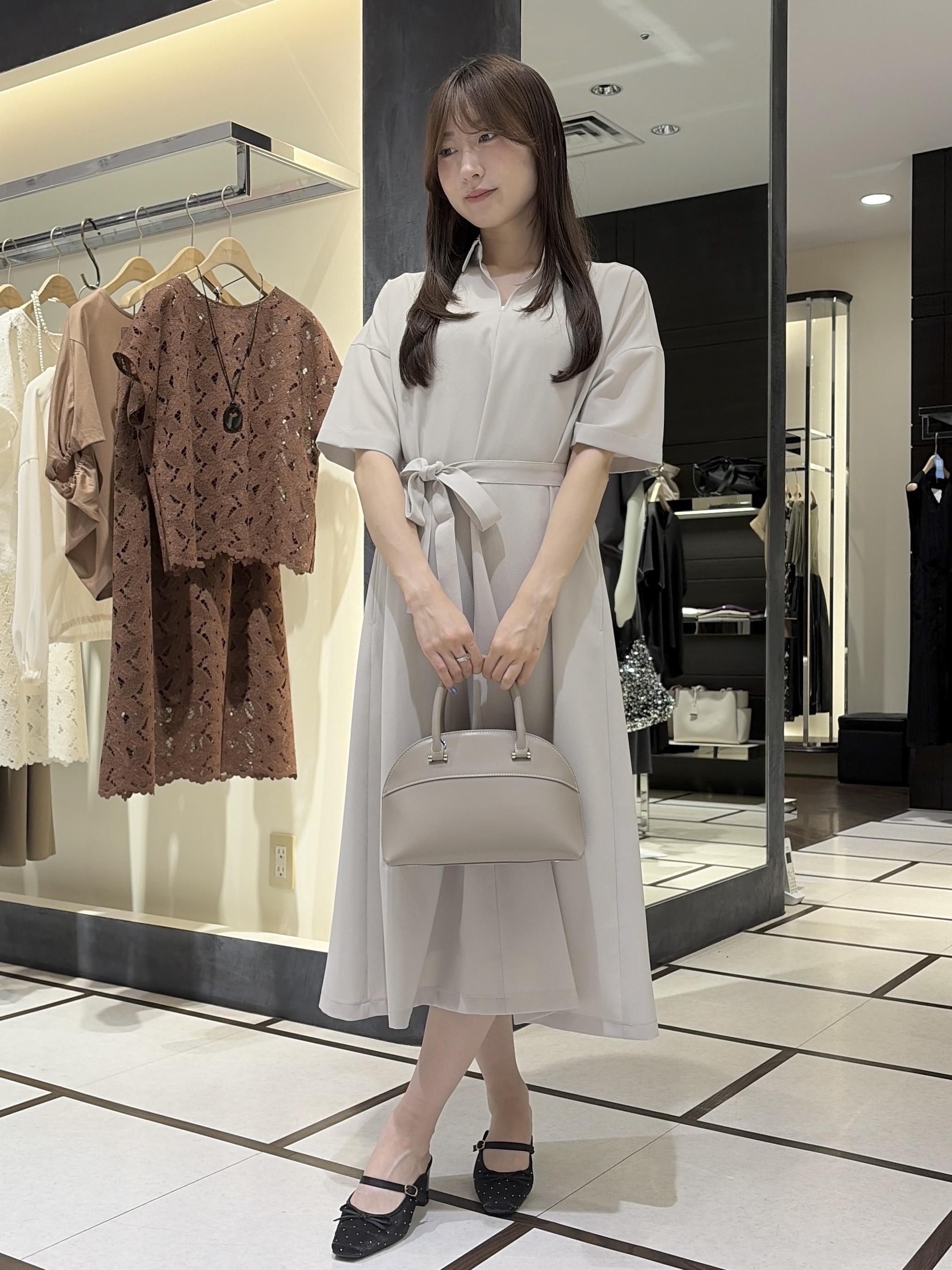 岡田美詩さんの「UNTITLED｜【初秋も活躍/UVカット/接触冷感】エアリークールワンピース」を使ったコーディネート