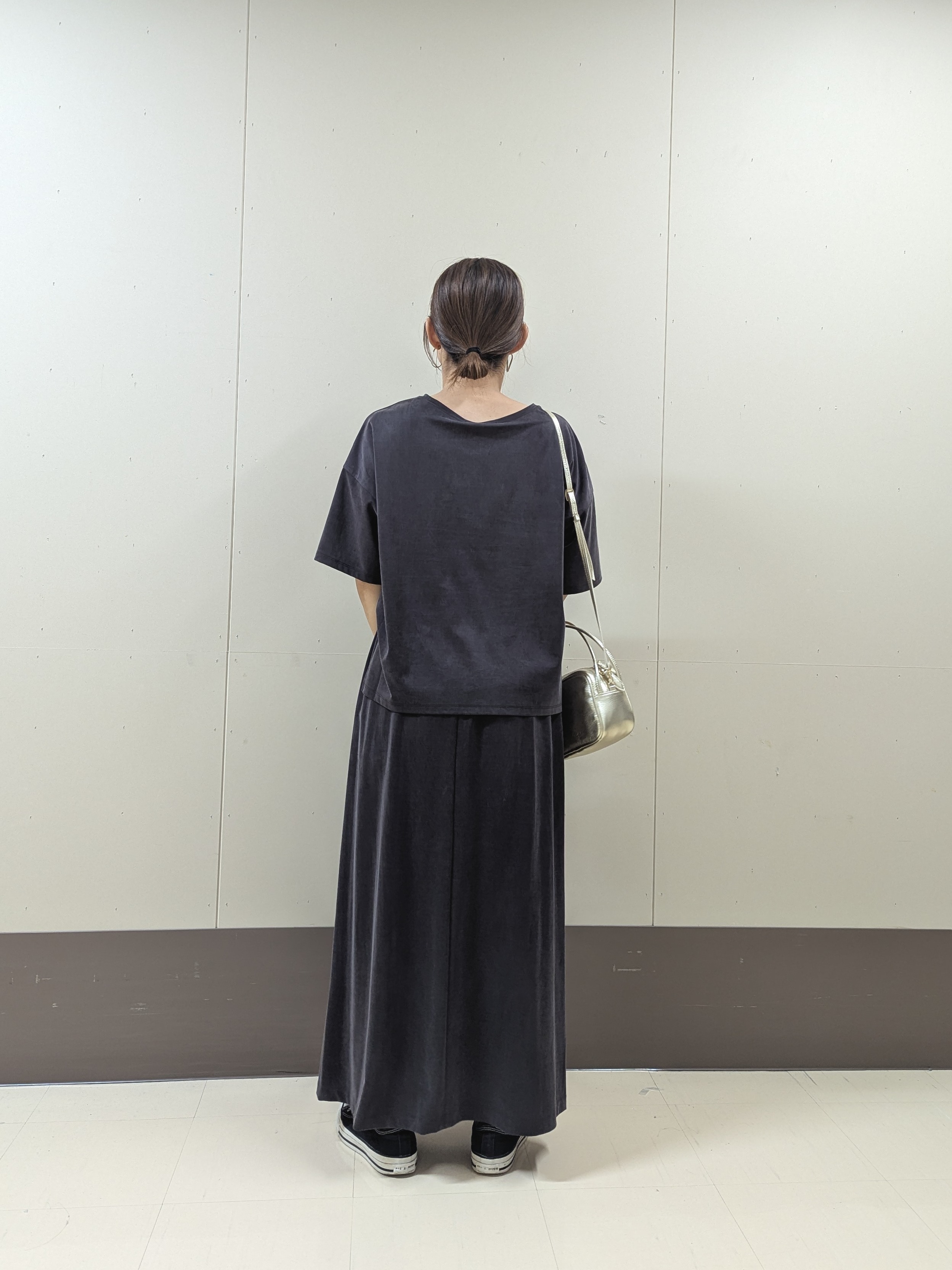 sachiさんの「UNTITLED｜【きれいめTシャツ/セットアップ可】ヴィンテージライクプルオーバー」を使ったコーディネート