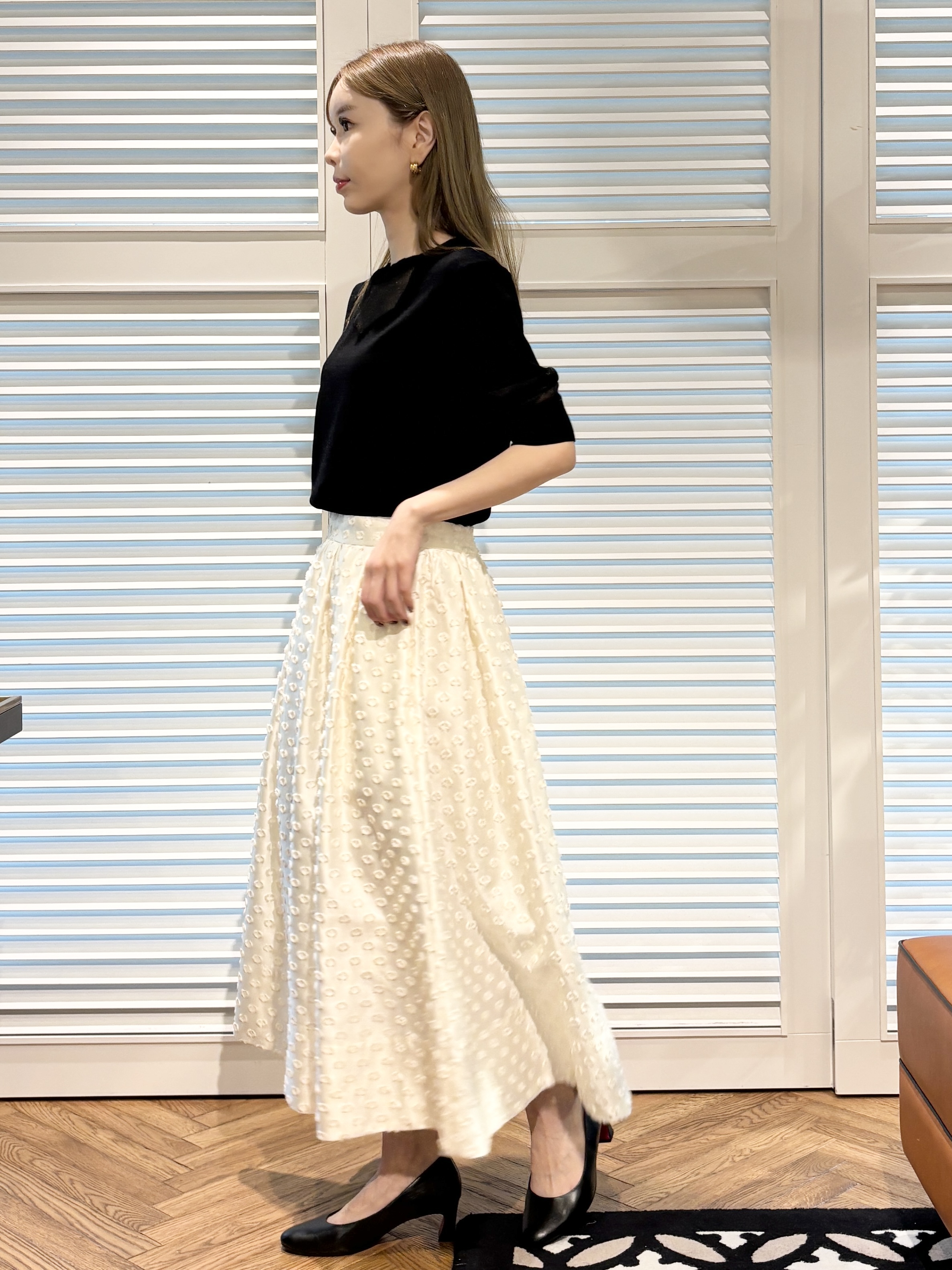清水夏姫さんの「DRESSTERIOR｜【STORY11月号掲載】アーチフィットレザーパンプス」を使ったコーディネート
