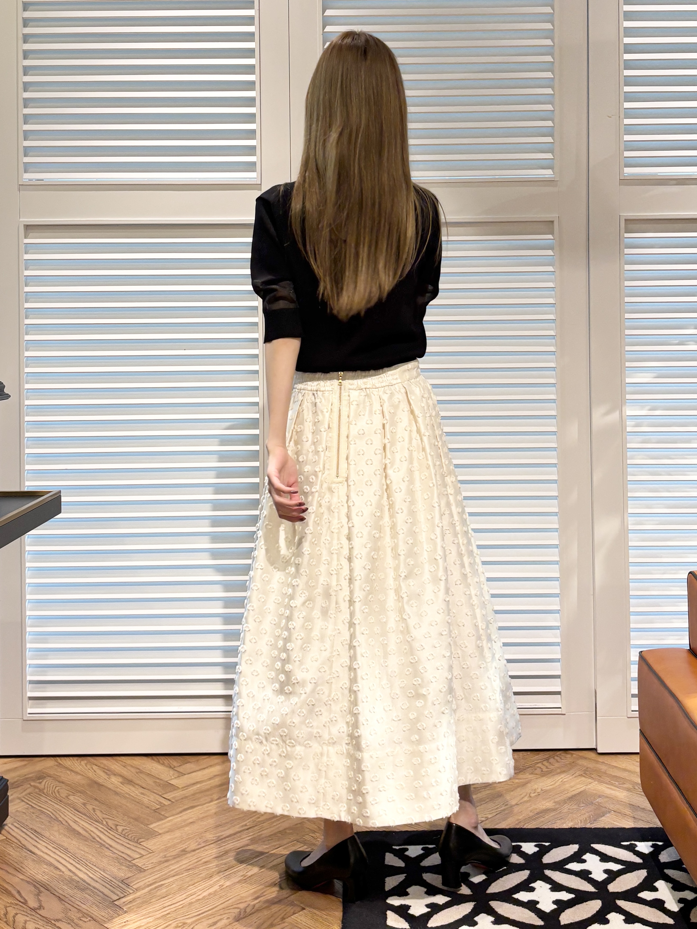 清水夏姫さんの「DRESSTERIOR｜【STORY11月号掲載】アーチフィットレザーパンプス」を使ったコーディネート