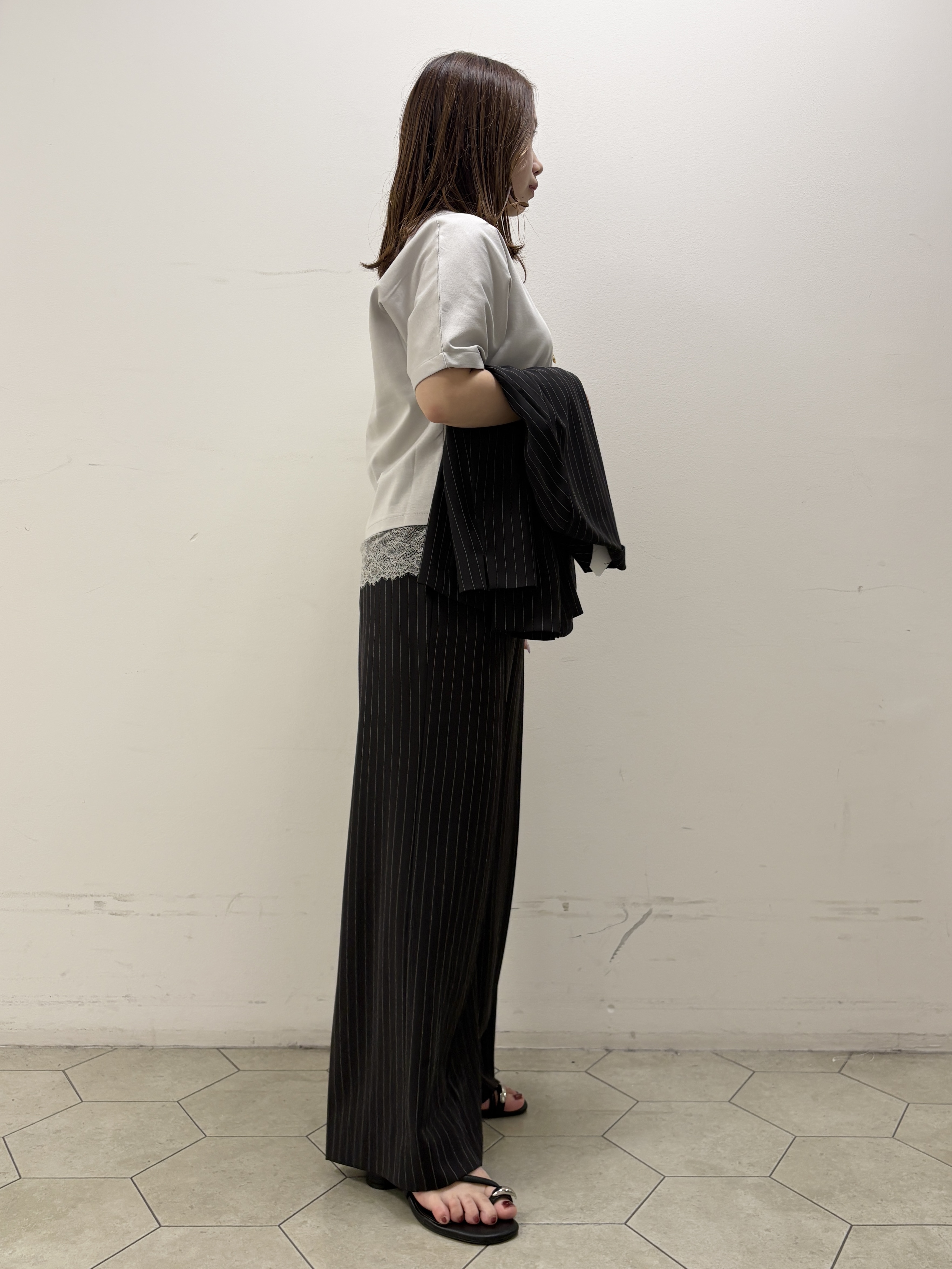 kahoさんの「INDIVI｜【汗ジミ防止／接触冷感】裾レースドルマンTシャツ」を使ったコーディネート