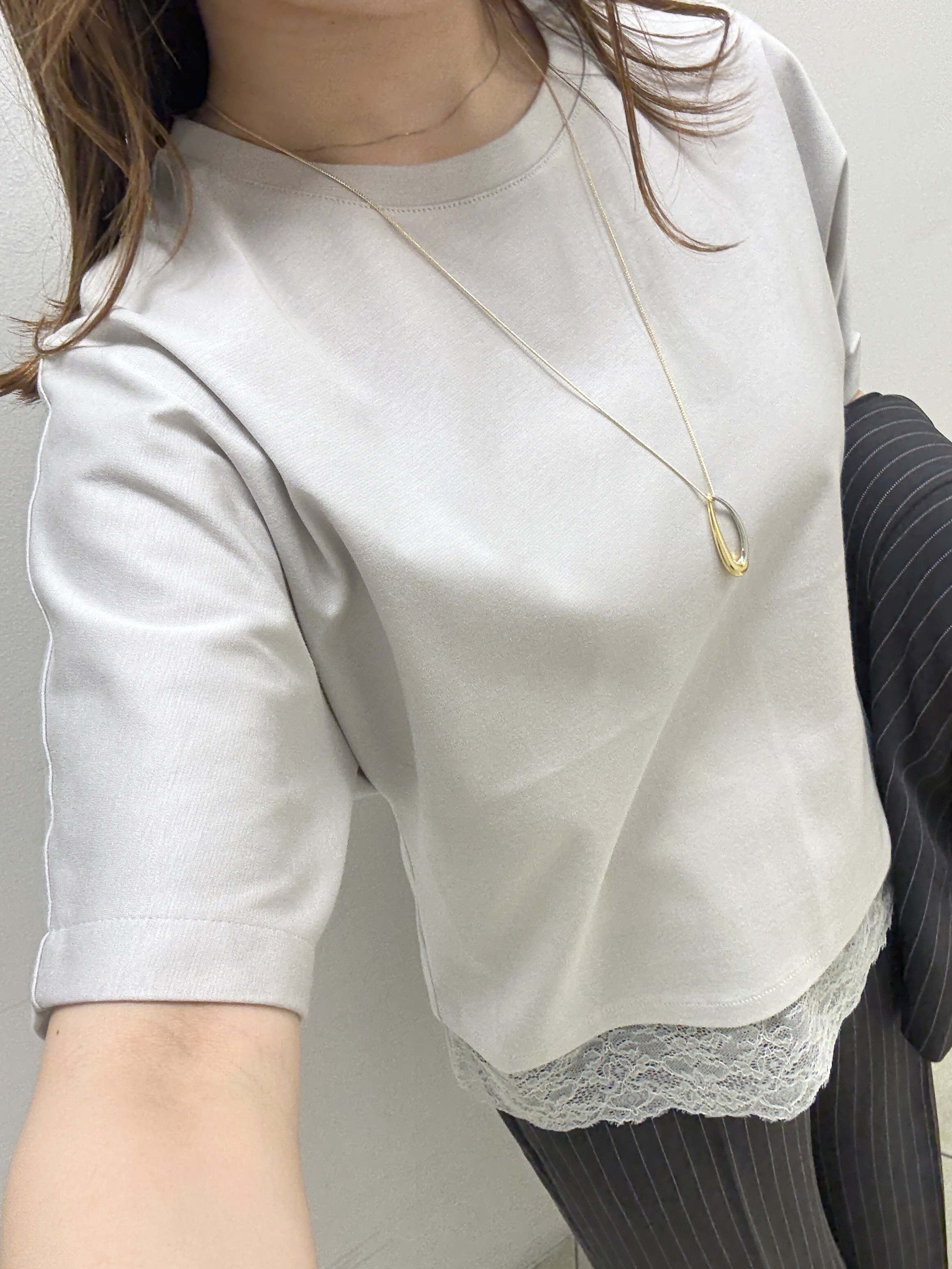 kahoさんの「INDIVI｜【汗ジミ防止／接触冷感】裾レースドルマンTシャツ」を使ったコーディネート