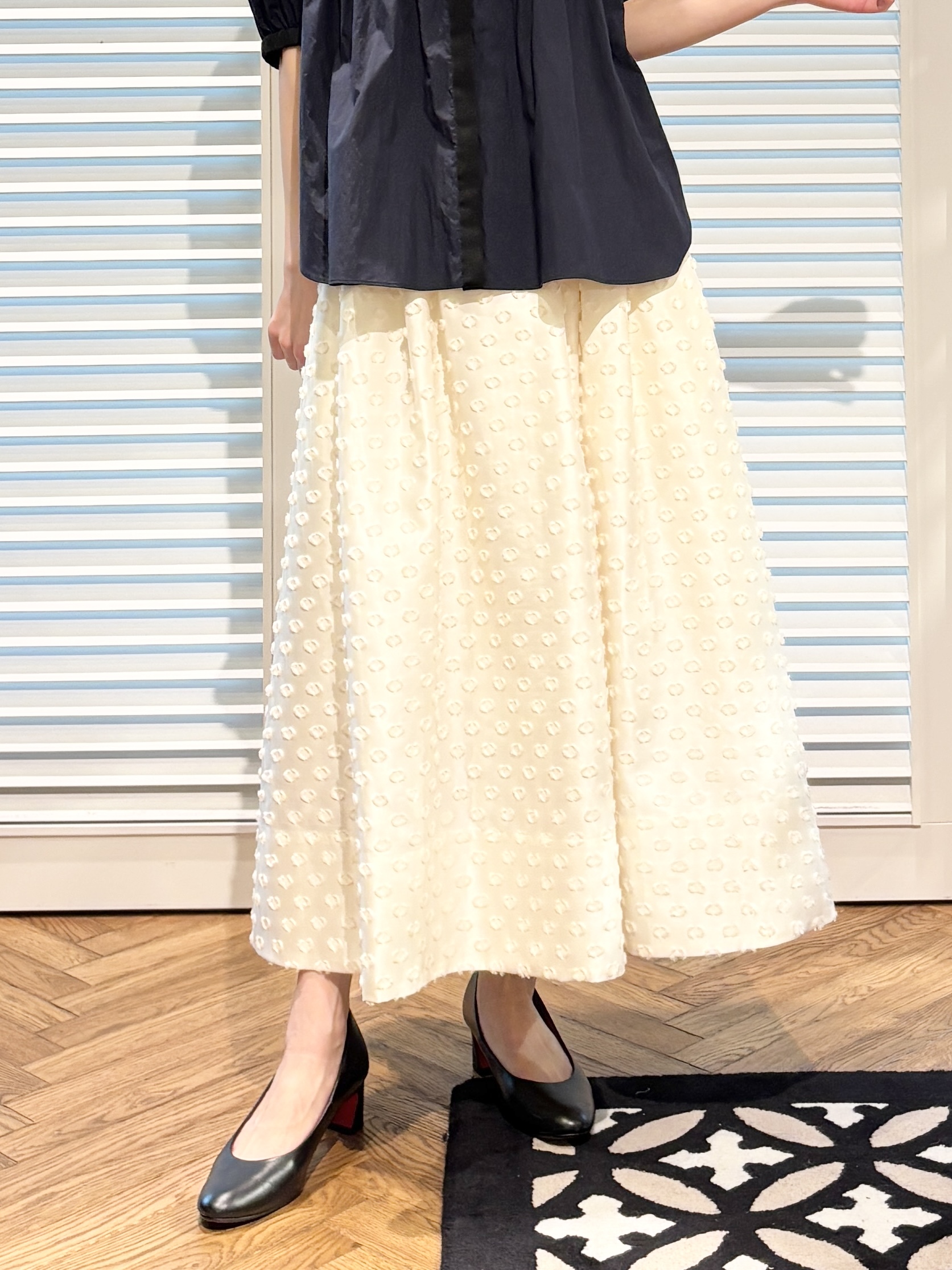 清水夏姫さんの「DRESSTERIOR｜【STORY11月号掲載】アーチフィットレザーパンプス」を使ったコーディネート