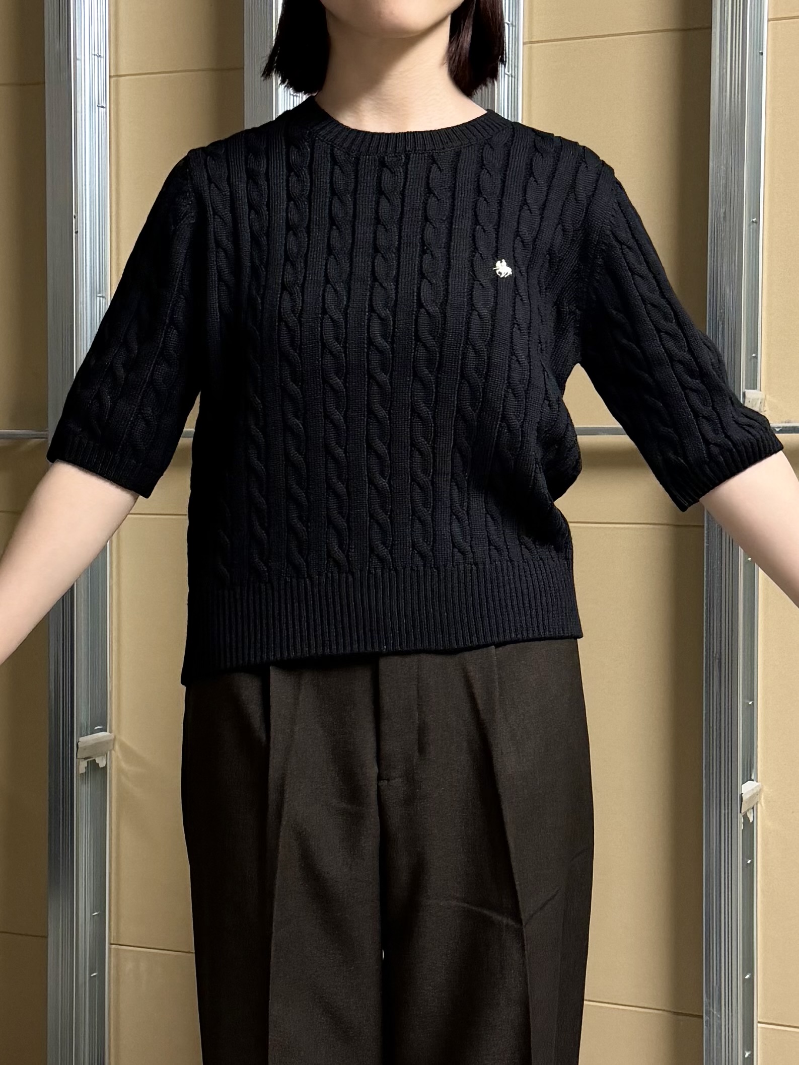 sahoさんの「THE SHOP TK｜POLO BCS/ケーブル5分袖ニット」を使ったコーディネート