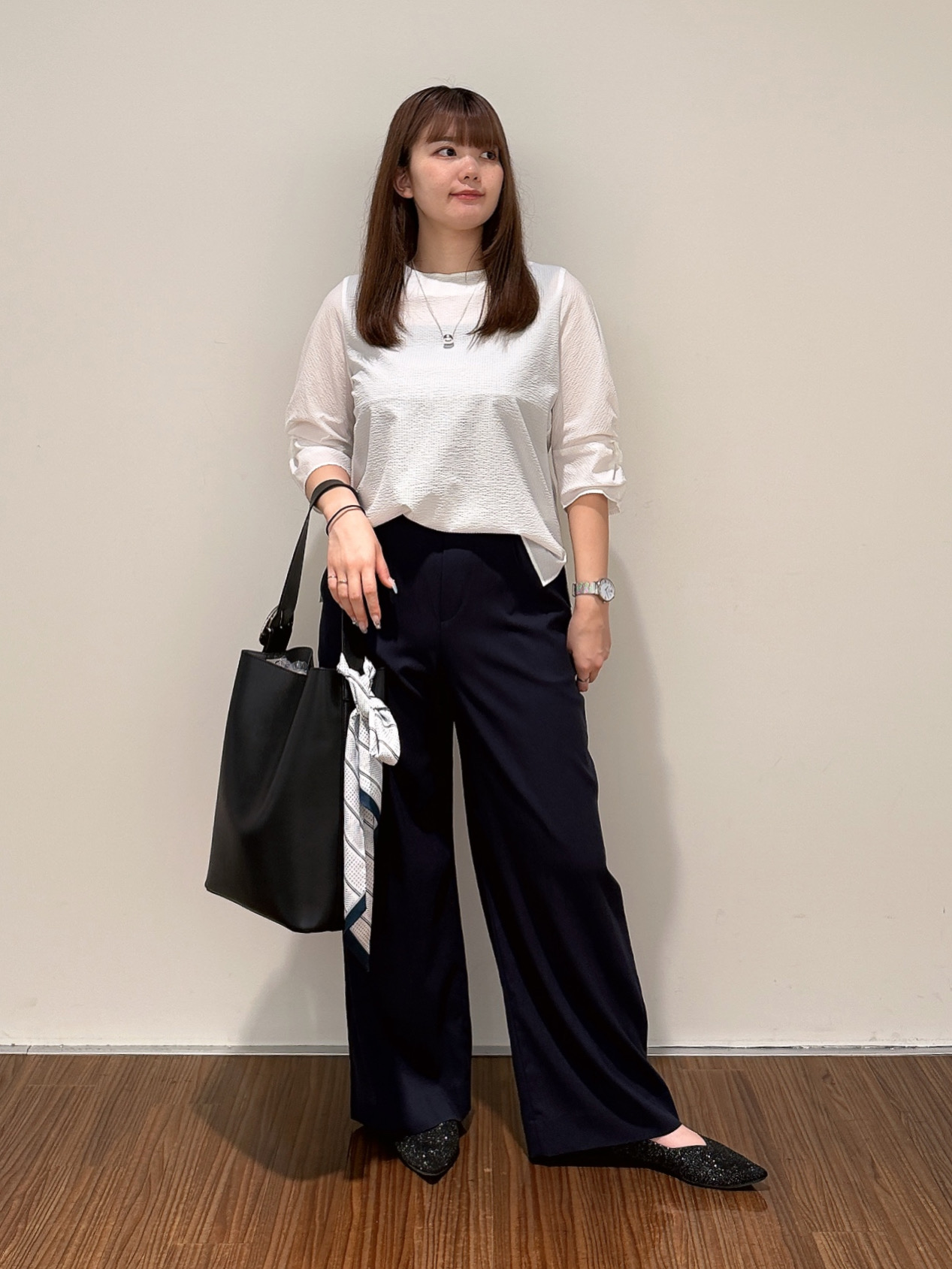 emikaさんの「INDIVI｜【洗える／UVケア】ねじり袖サッカートップス」を使ったコーディネート