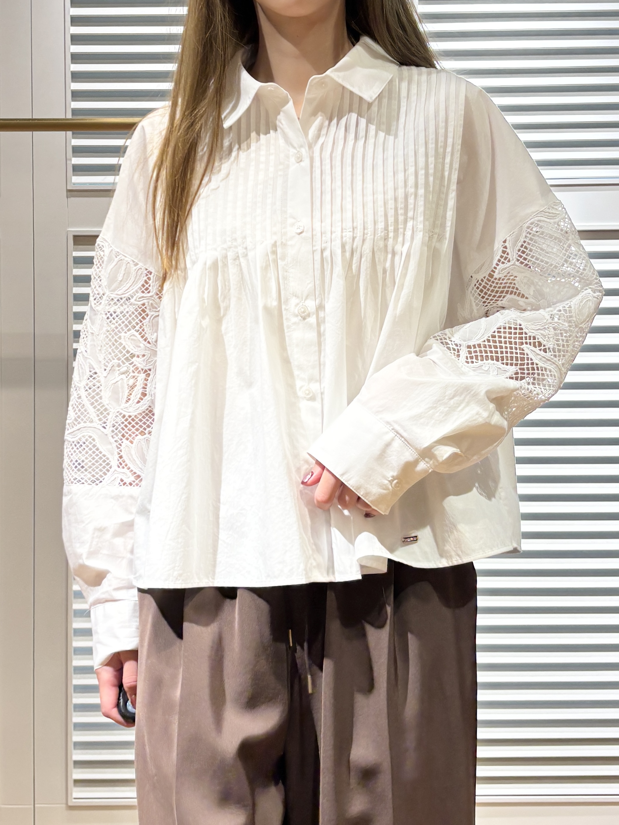 清水夏姫さんの「DRESSTERIOR｜【STORY11月号掲載】アーチフィットレザーパンプス」を使ったコーディネート