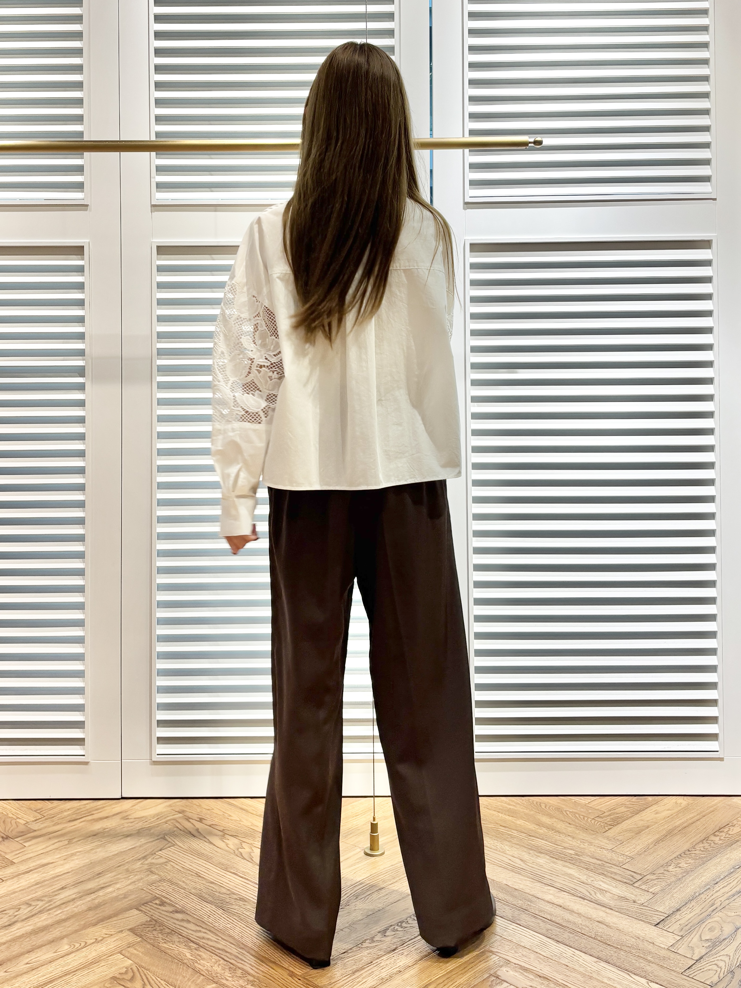 清水夏姫さんの「DRESSTERIOR｜【STORY11月号掲載】アーチフィットレザーパンプス」を使ったコーディネート