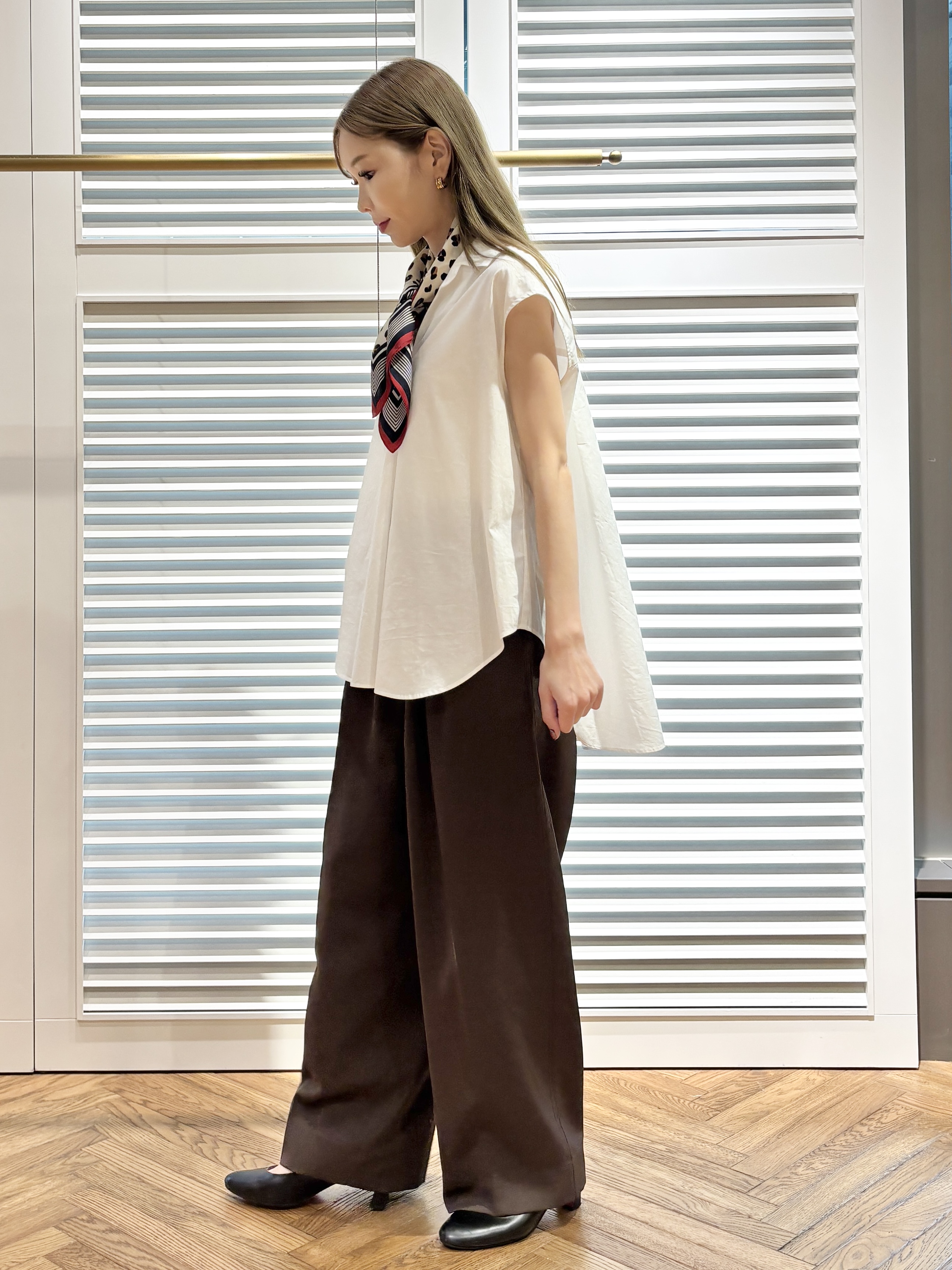 清水夏姫さんの「DRESSTERIOR｜【STORY11月号掲載】アーチフィットレザーパンプス」を使ったコーディネート