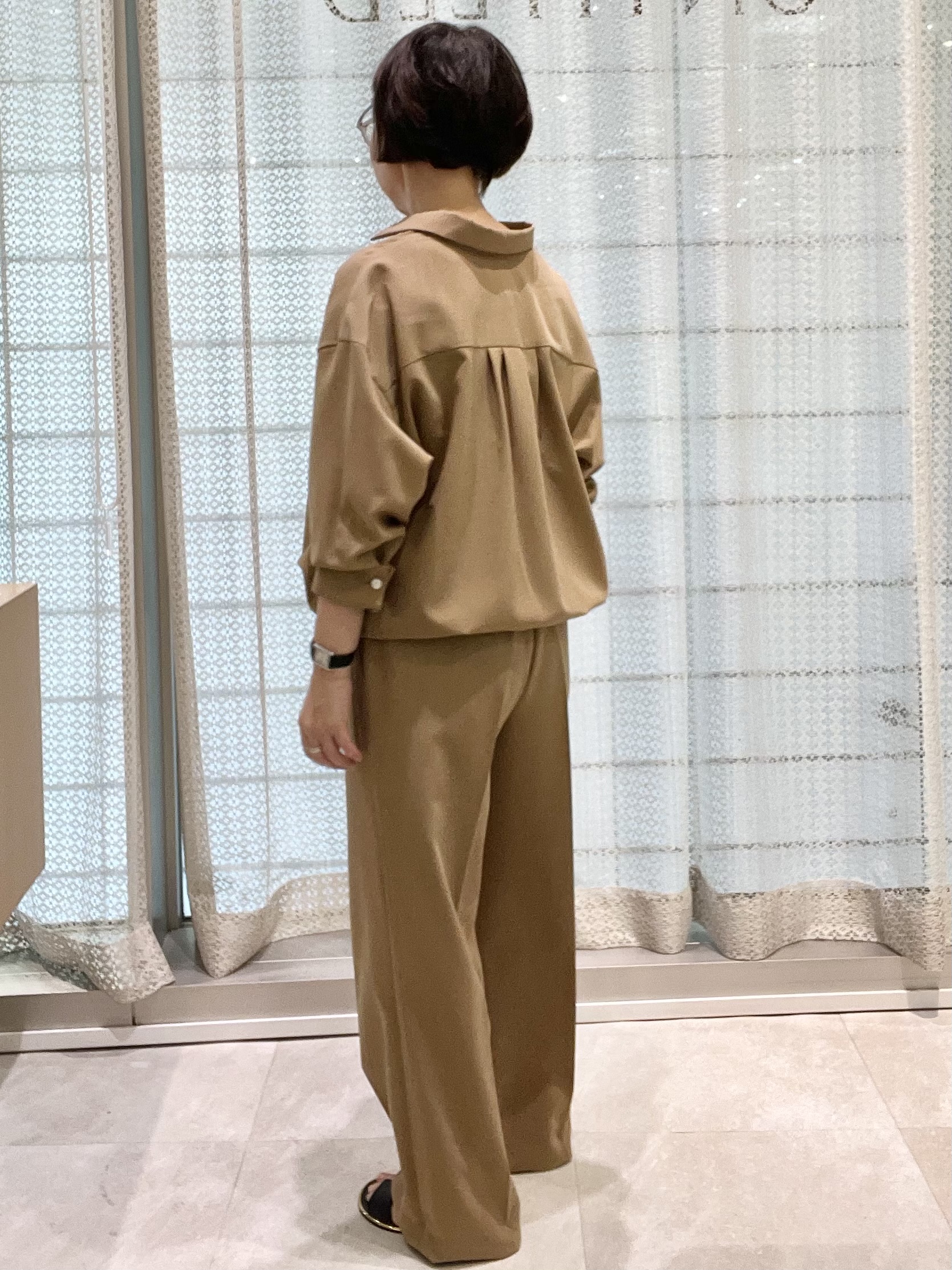 ymさんの「UNTITLED｜【秋羽織り/セットアップ可/UVカット】エアリークールドロストシャツ」を使ったコーディネート