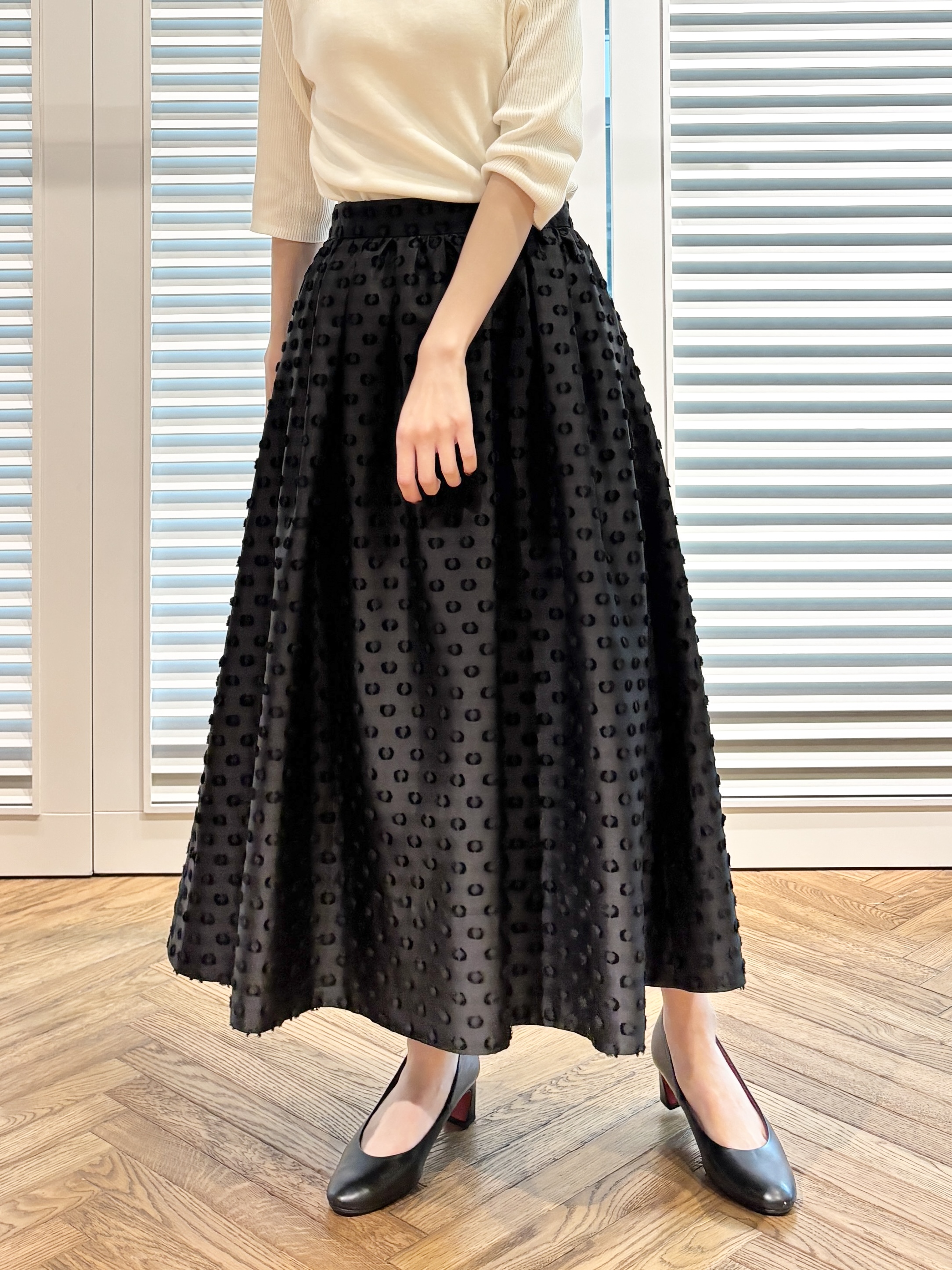 清水夏姫さんの「DRESSTERIOR｜【STORY11月号掲載】アーチフィットレザーパンプス」を使ったコーディネート