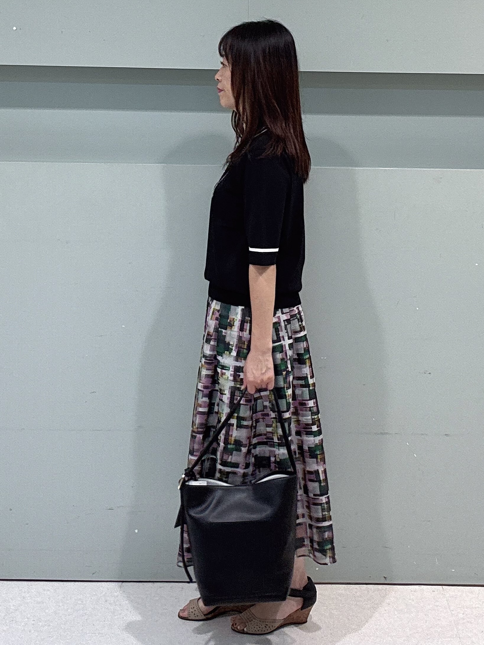 makiさんの「UNTITLED｜【アンサンブル可/きれいめ/通勤】コンパクト5分袖ニット」を使ったコーディネート