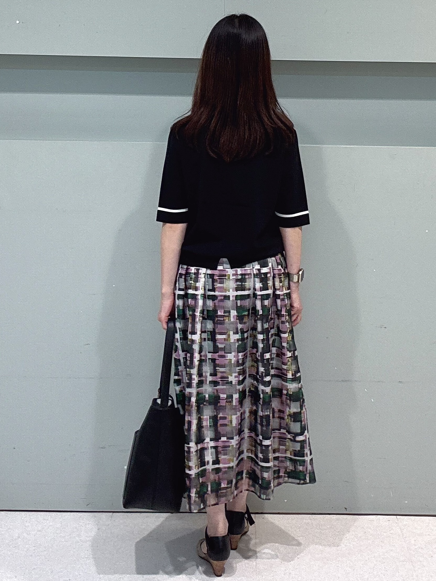 makiさんの「UNTITLED｜【アンサンブル可/きれいめ/通勤】コンパクト5分袖ニット」を使ったコーディネート
