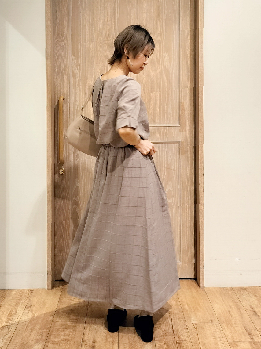 YUKIさんの「SHOO･LA･RUE｜【セットアップ可/S-LL】1枚で秋気分 モールチェックタックスリーブ ブラウス」を使ったコーディネート
