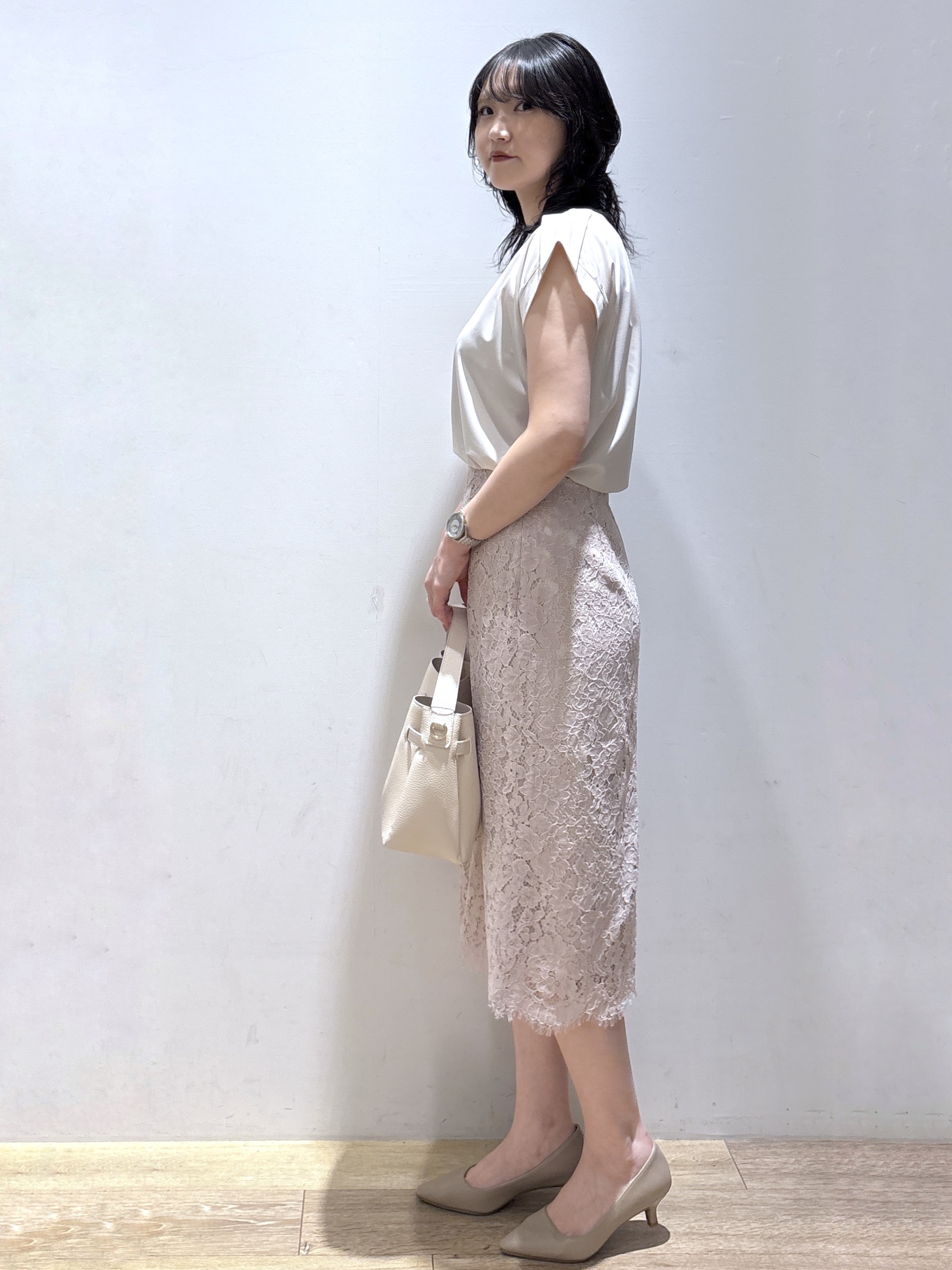 mizukiさんの「index｜【接触冷感】ひんやりキーネックフレンチトップス《洗濯機OK》」を使ったコーディネート