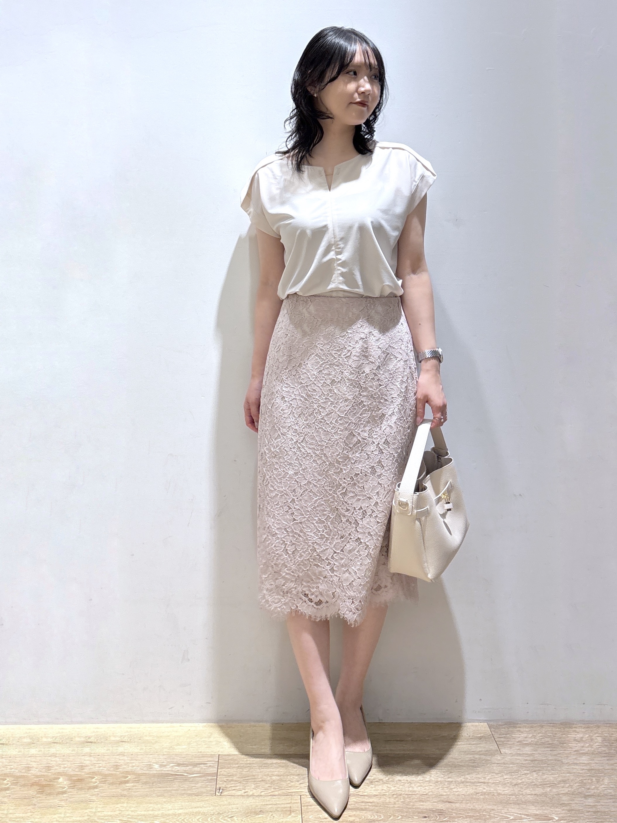 mizukiさんの「index｜【接触冷感】ひんやりキーネックフレンチトップス《洗濯機OK》」を使ったコーディネート