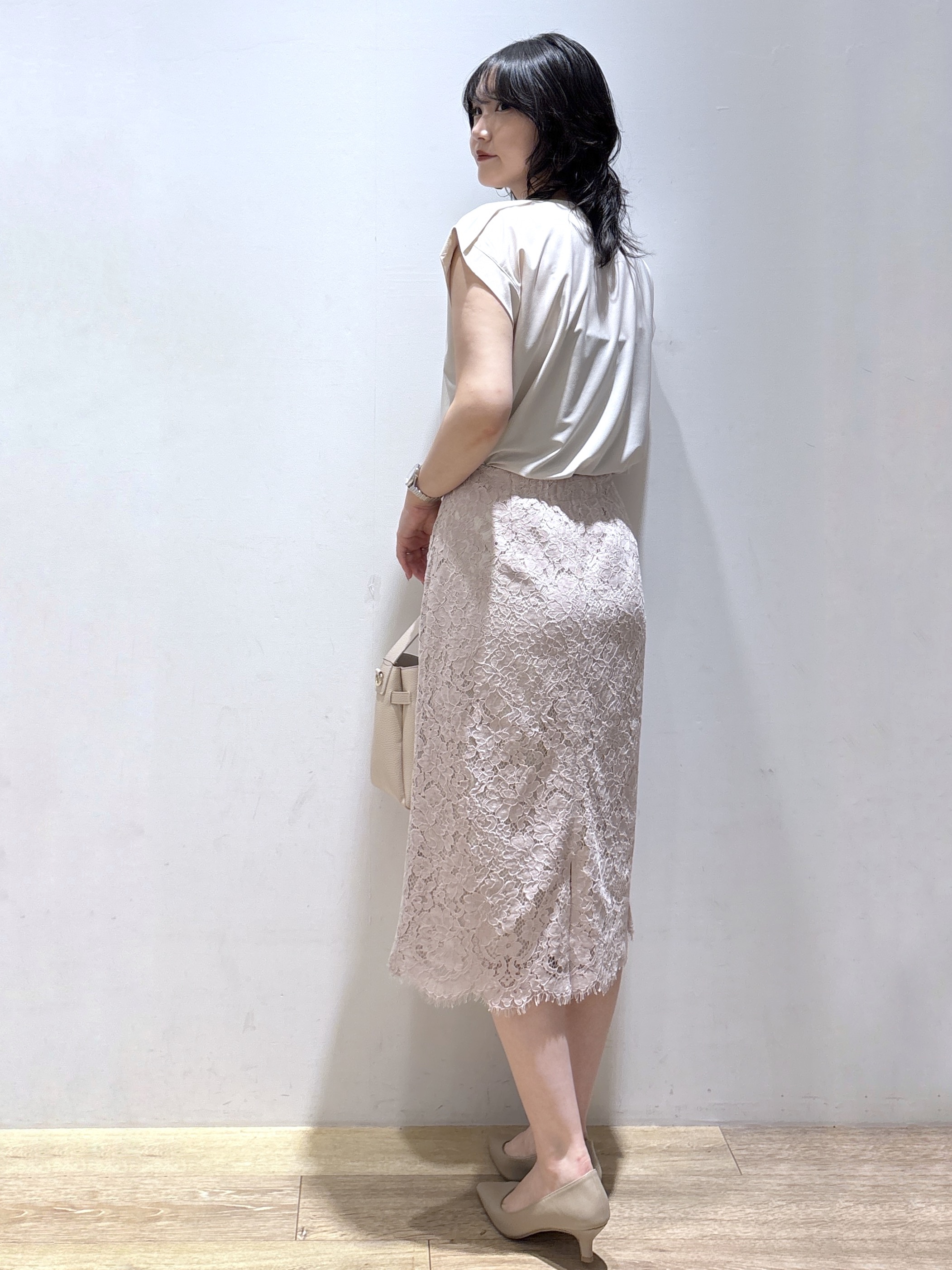 mizukiさんの「index｜【接触冷感】ひんやりキーネックフレンチトップス《洗濯機OK》」を使ったコーディネート