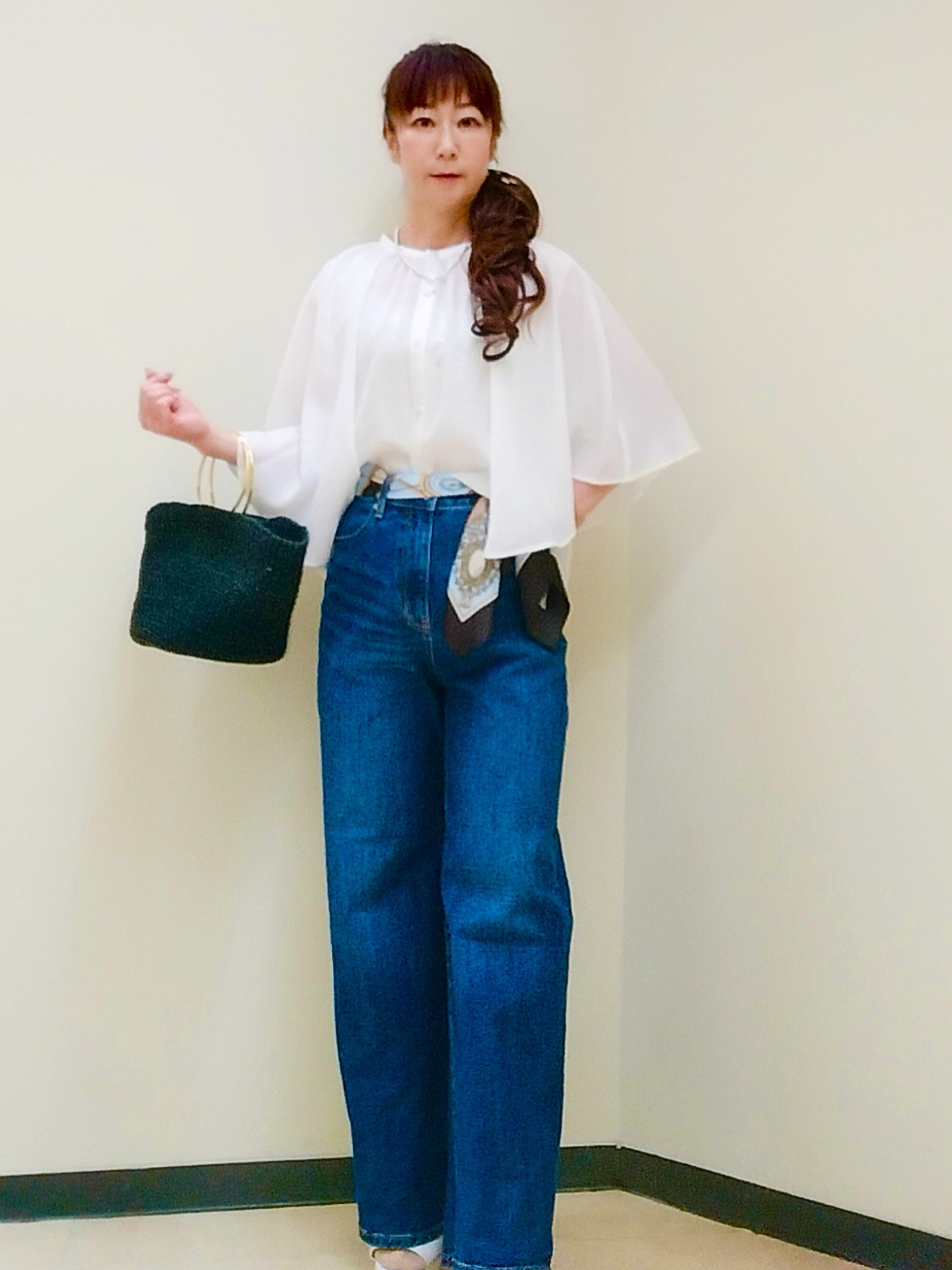 花さんの「Reflect｜ドビーストライプケープスリーブブラウス」を使ったコーディネート
