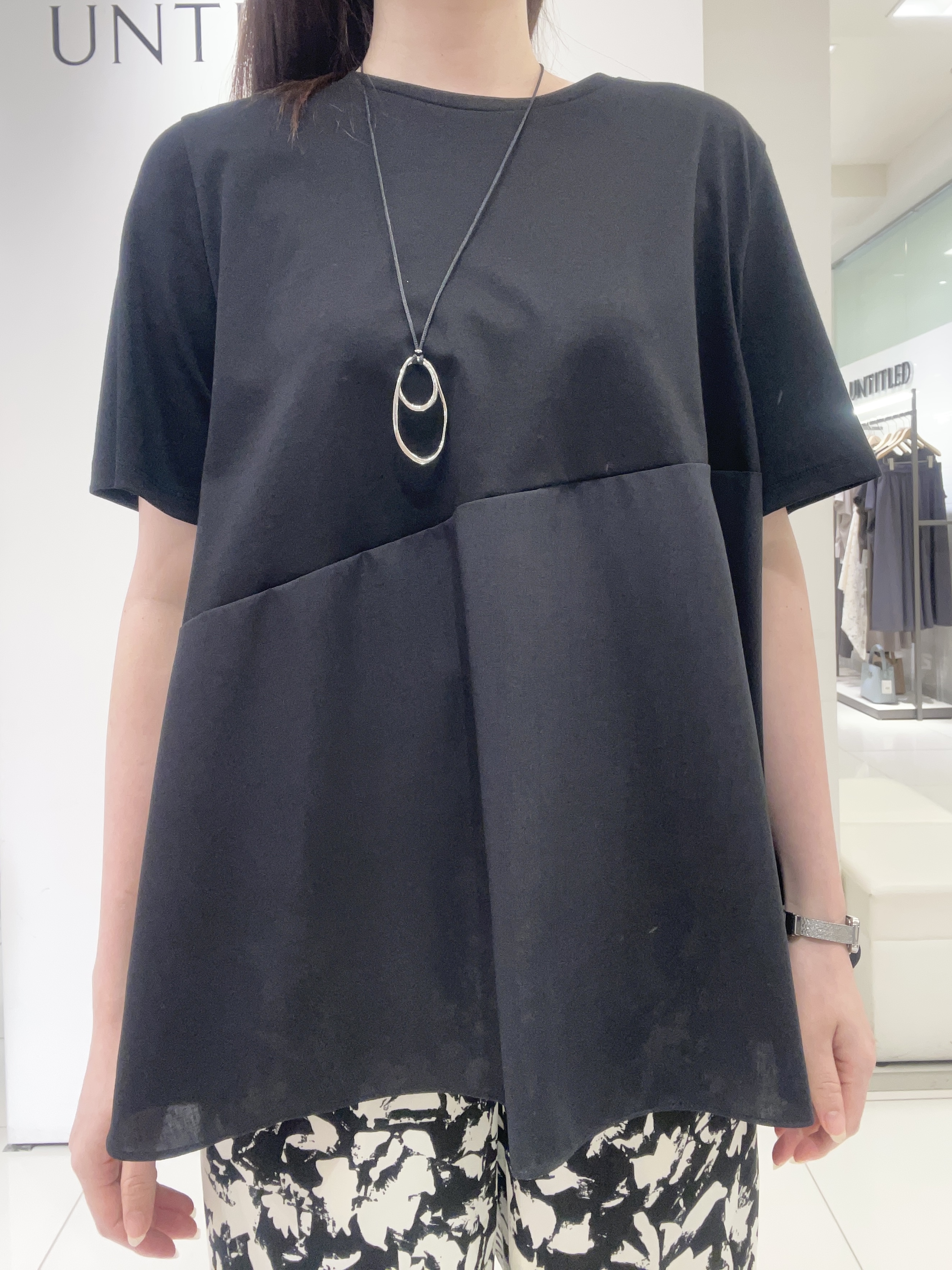 moeさんの「UNTITLED｜【Tシャツ】異素材ドッキングプルオーバー」を使ったコーディネート