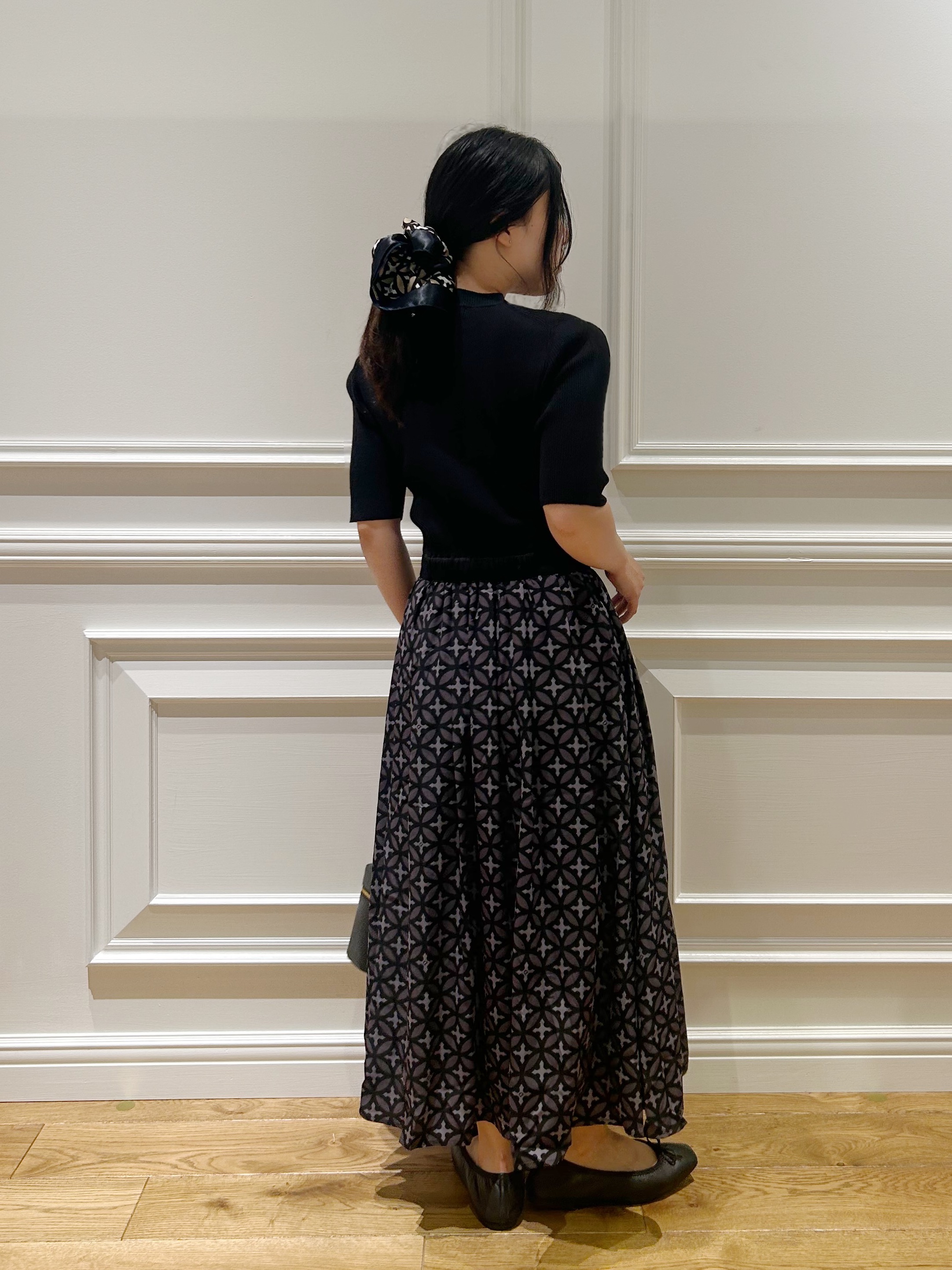 とりみさんの「DRESSTERIOR｜【異素材コンビ】オーバーラップサークルコンビワンピース」を使ったコーディネート