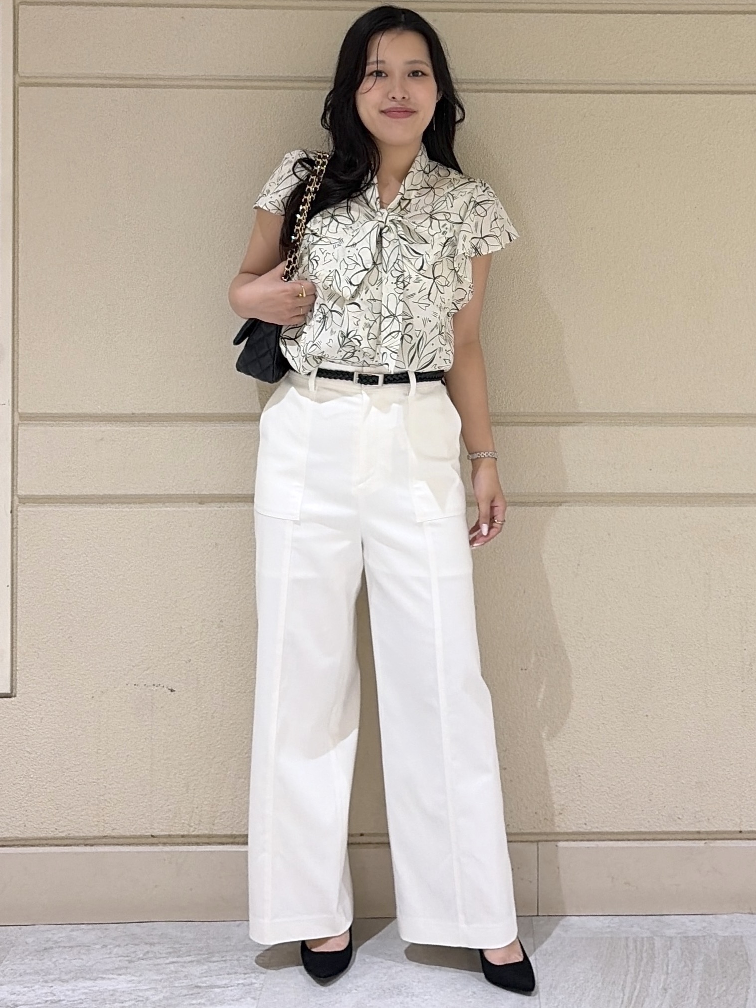 Momokaさんの「COUP DE CHANCE｜【手洗い可／日本製】フラワーリボンブラウス」を使ったコーディネート