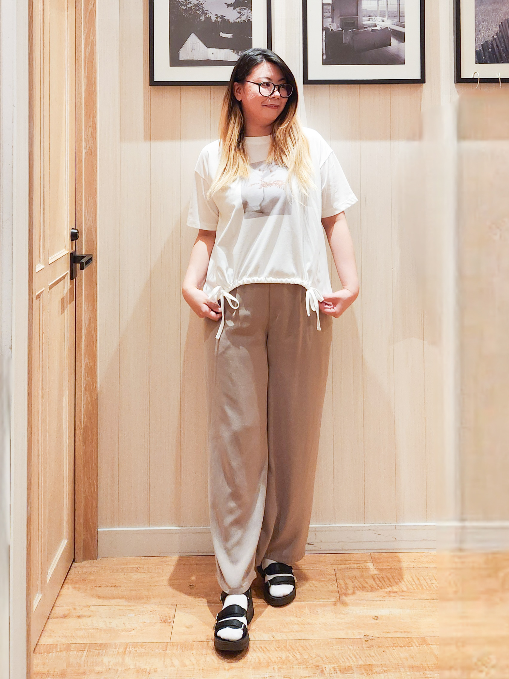 れーやんさんの「SHOO･LA･RUE｜【洗濯後しわになりにくい/体型カバー】二の腕も隠せる　お袖ロールアップ半袖シャツ」を使ったコーディネート