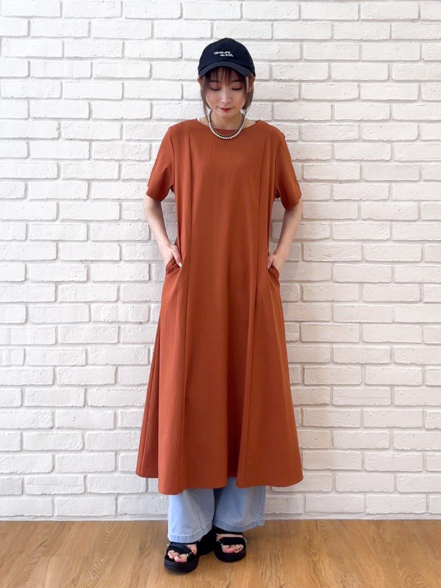 𝐜𝐡𝐢𝐤𝐚さんの「SHOO･LA･RUE｜【S-LL/洗濯機可/セットアップ可】軽凛(かろりん) 切替ワンピース」を使ったコーディネート