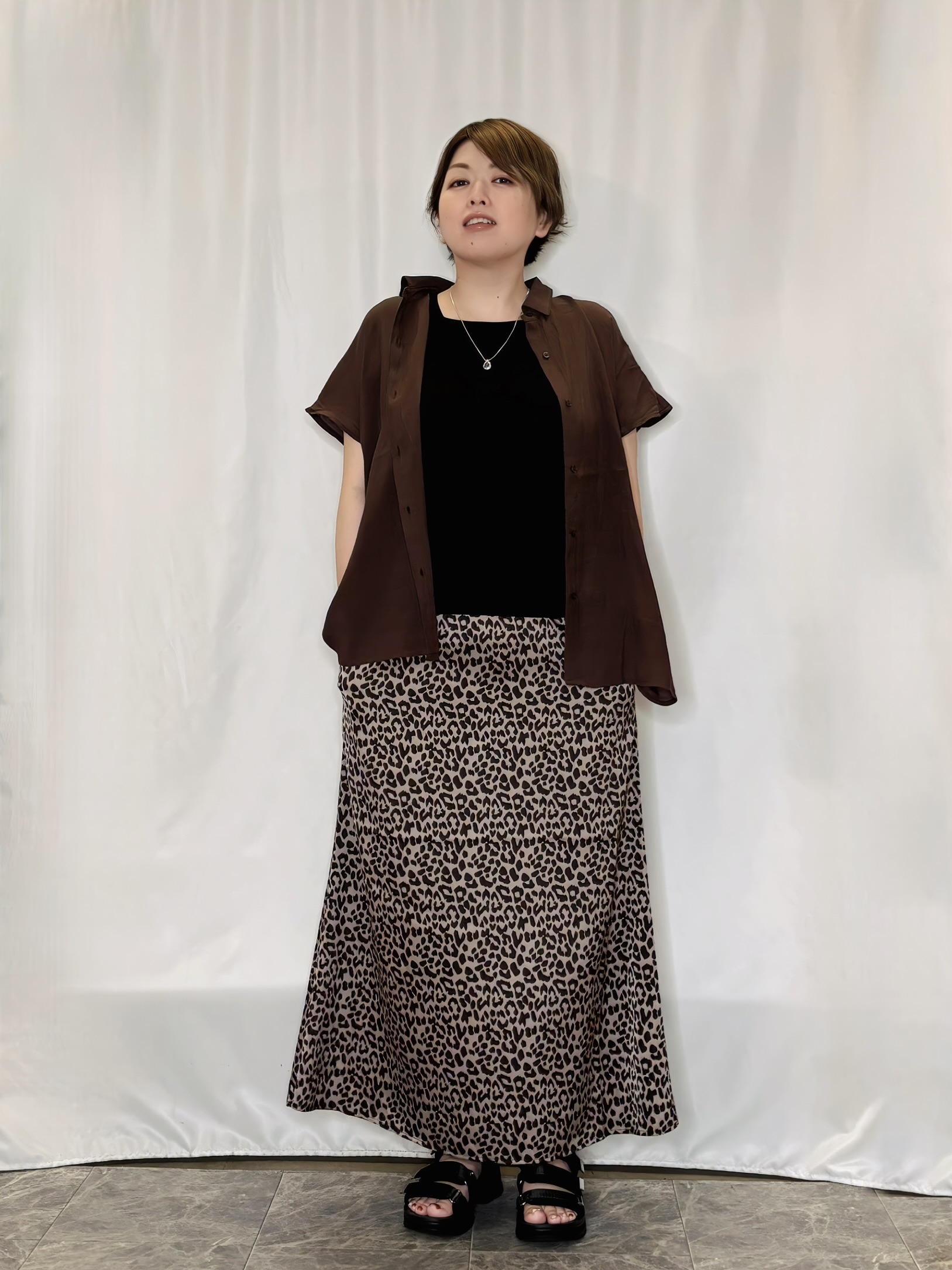 たみさんの「SHOO･LA･RUE｜【UV/洗濯機可】ほんのりシアーで上品な バックギャザーブラウス」を使ったコーディネート