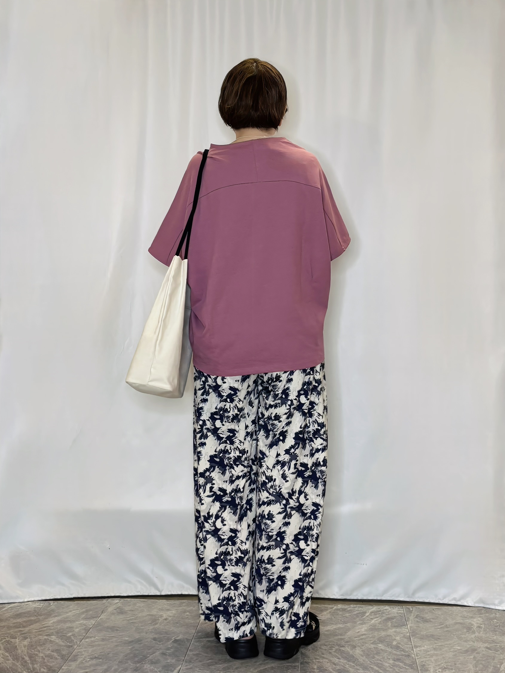 たみさんの「SHOO･LA･RUE｜【洗濯機可/体型カバー】インせず着られる 上品見えのドルマントップス」を使ったコーディネート