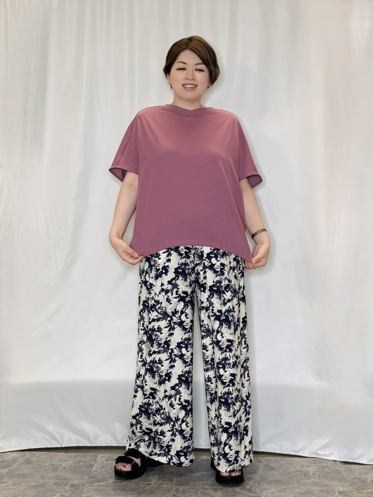 たみさんの「SHOO･LA･RUE｜【洗濯機可/体型カバー】インせず着られる 上品見えのドルマントップス」を使ったコーディネート
