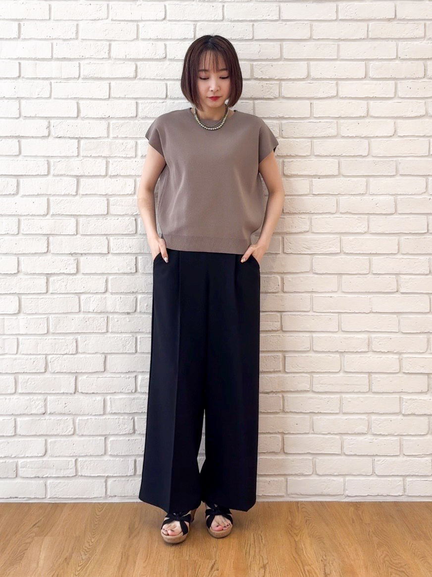 𝐜𝐡𝐢𝐤𝐚さんの「SHOO･LA･RUE｜【洗濯機可/S-LL】インせず着られる 大人シンプルニット」を使ったコーディネート