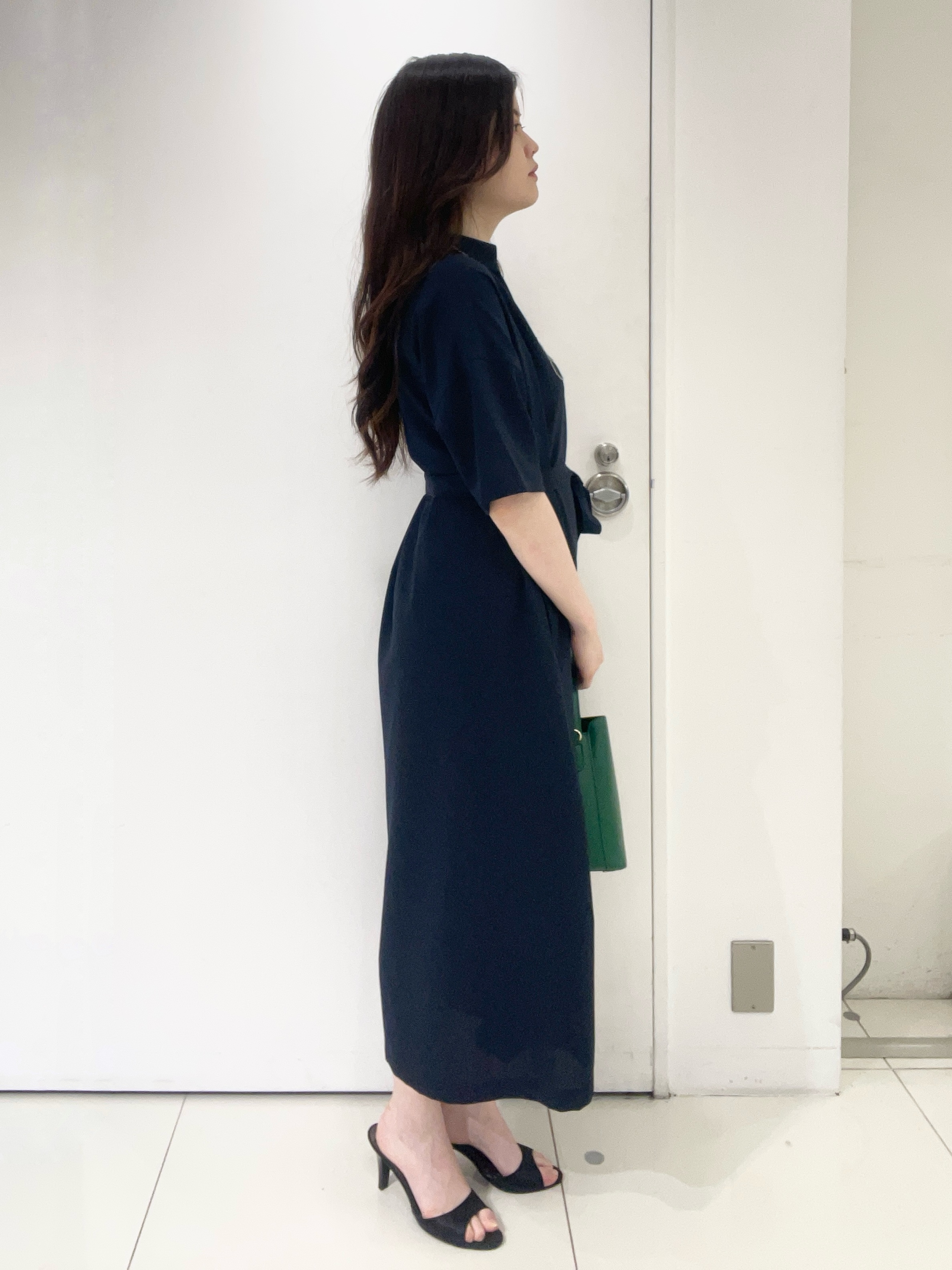 moeさんの「UNTITLED｜【初秋も活躍/UVカット/接触冷感】エアリークールワンピース」を使ったコーディネート