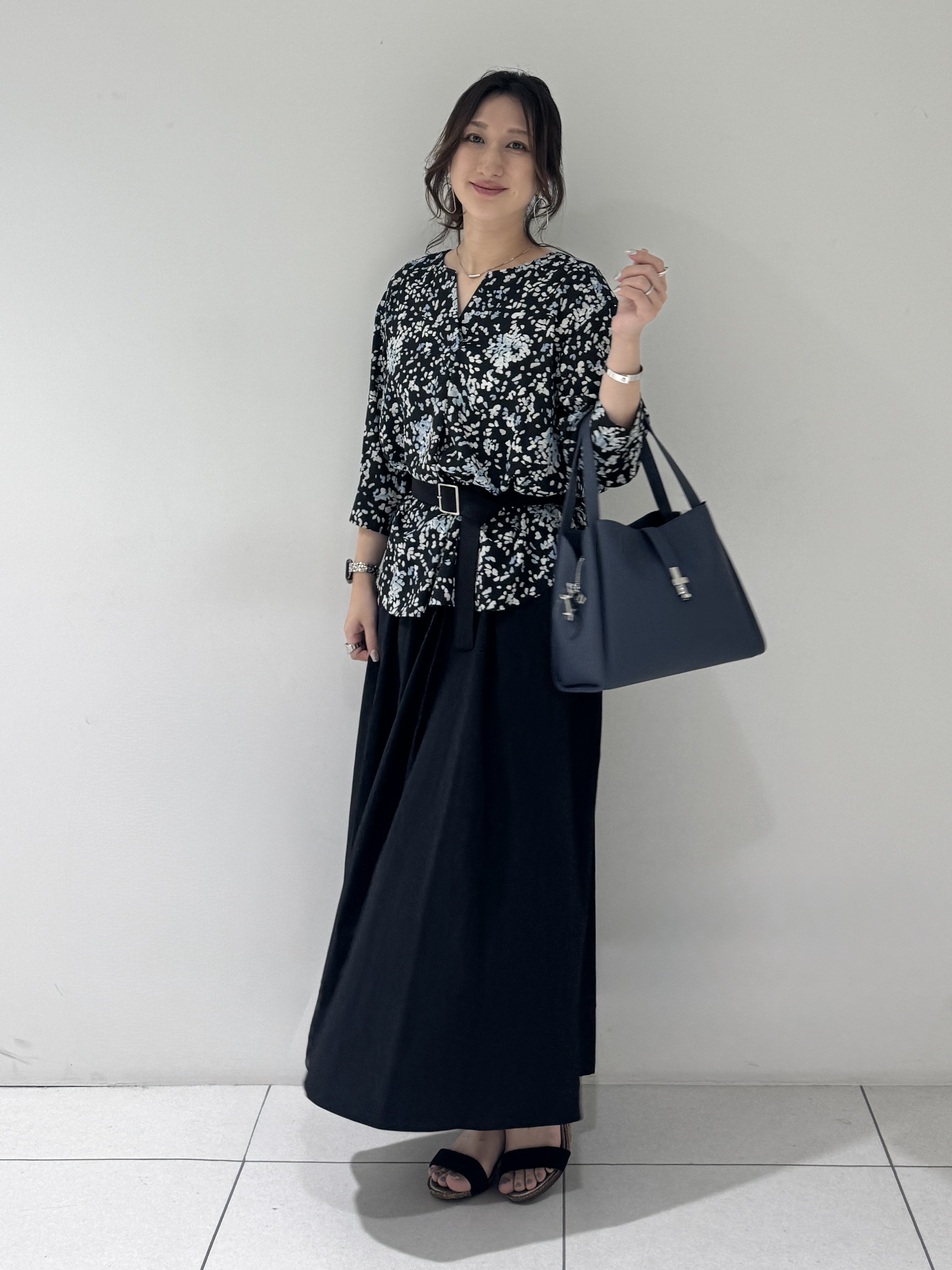 そんさんの「INDIVI｜【6分袖】アートドット柄ブラウス」を使ったコーディネート