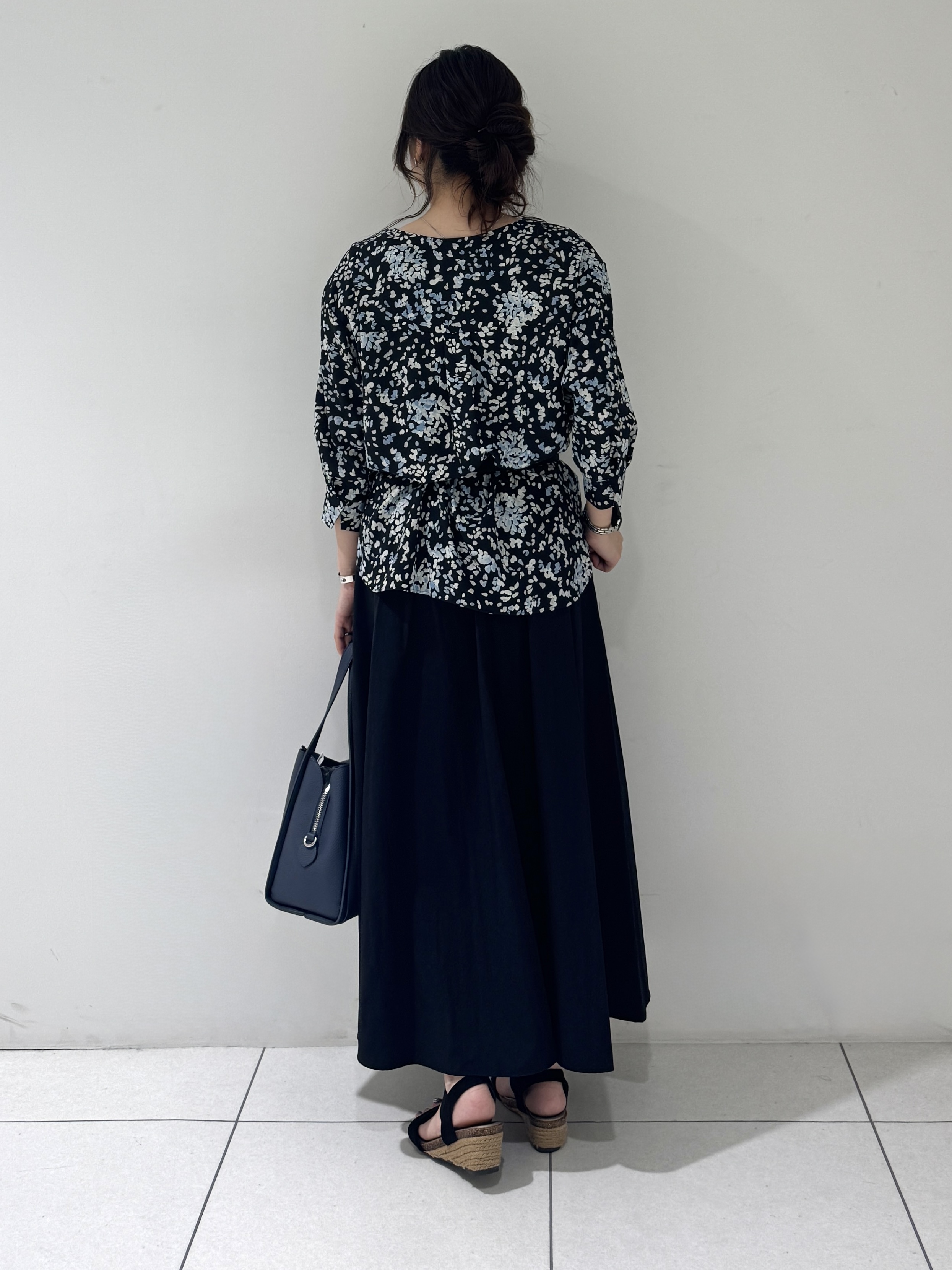 そんさんの「INDIVI｜【6分袖】アートドット柄ブラウス」を使ったコーディネート