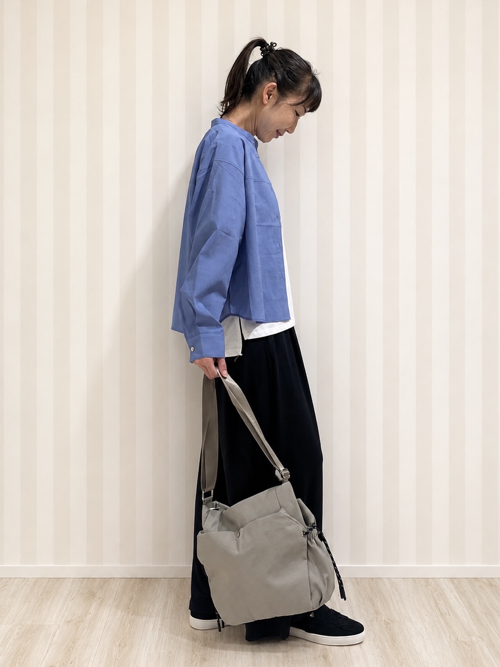 まつみさんの「SHOO･LA･RUE｜【通気性〇/S-LL/洗濯機可】さらりと心地よい。ノーカラーシャツ」を使ったコーディネート