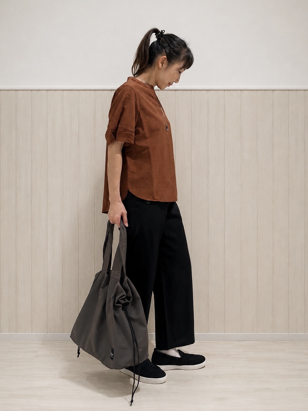 まつみさんの「SHOO･LA･RUE｜【洗濯後しわになりにくい/インせずきまる】シンプルだけど女性らしい 麻調スキッパーブラウス」を使ったコーディネート