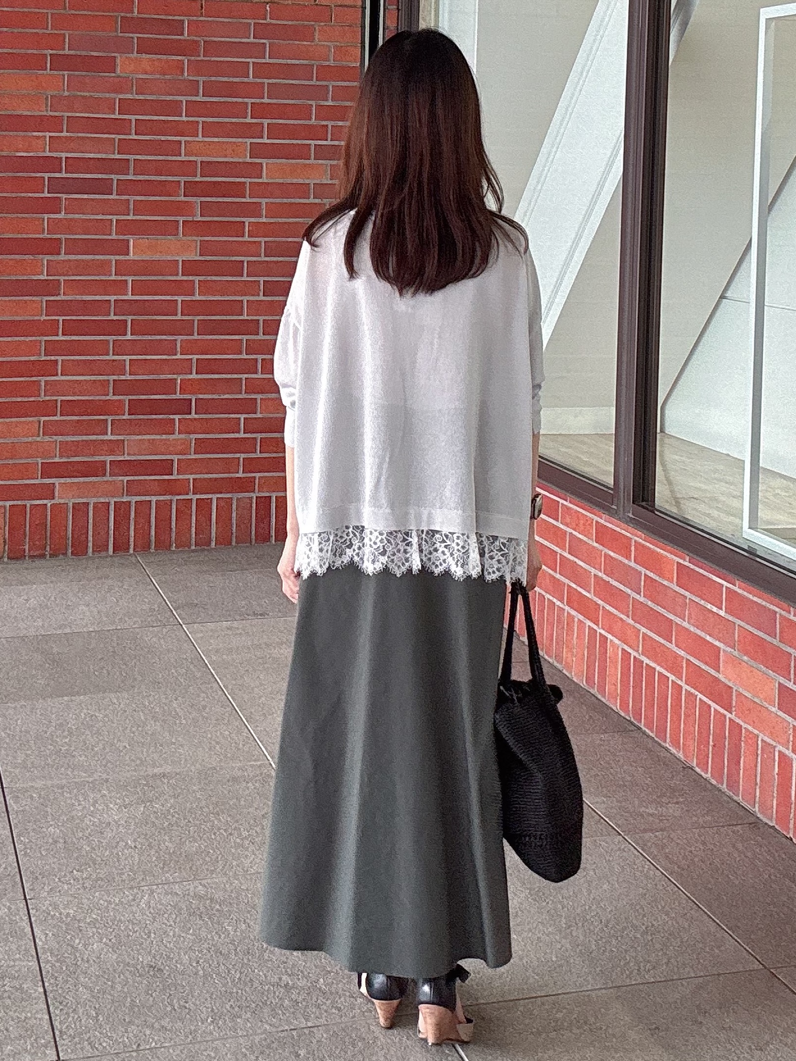 makiさんの「UNTITLED｜【一枚で着映え】レースドッキングニットプルオーバー」を使ったコーディネート
