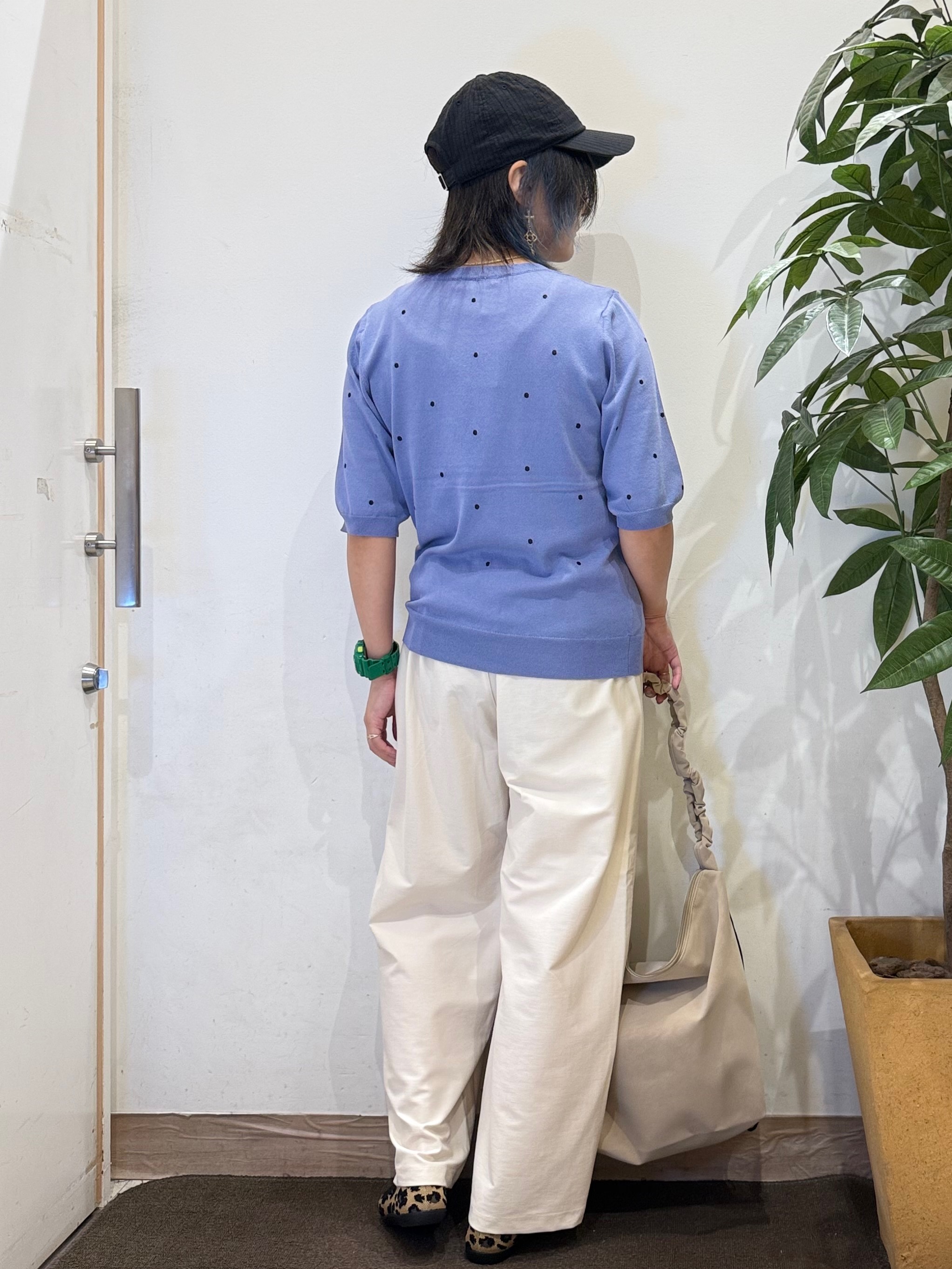 misakiさんの「SHOO･LA･RUE｜【S-LL】さらっとタッチ 大人のドット刺繍ニット」を使ったコーディネート