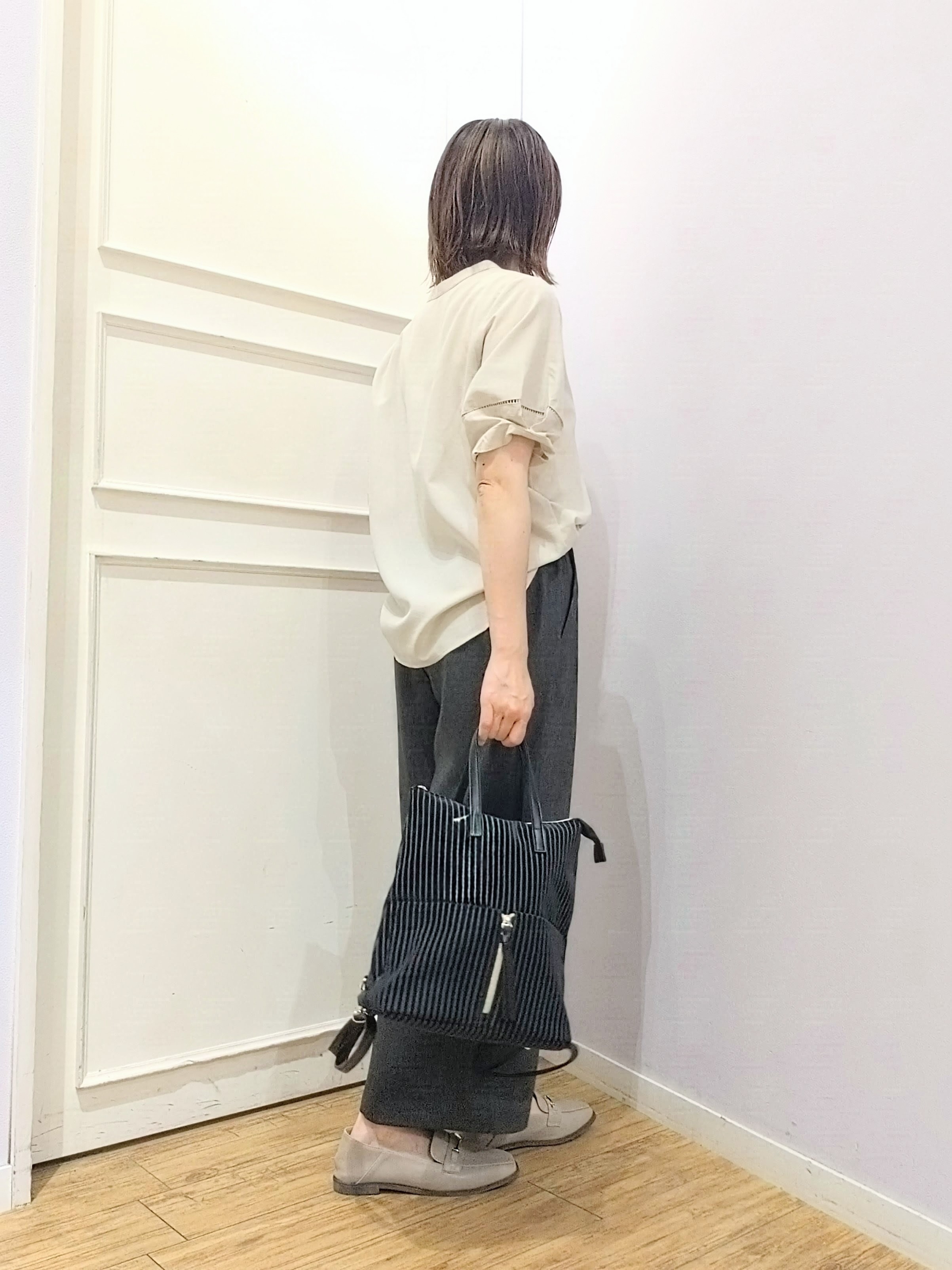 miomioさんの「SHOO･LA･RUE｜【洗濯後しわになりにくい/インせずきまる】シンプルだけど女性らしい 麻調スキッパーブラウス」を使ったコーディネート