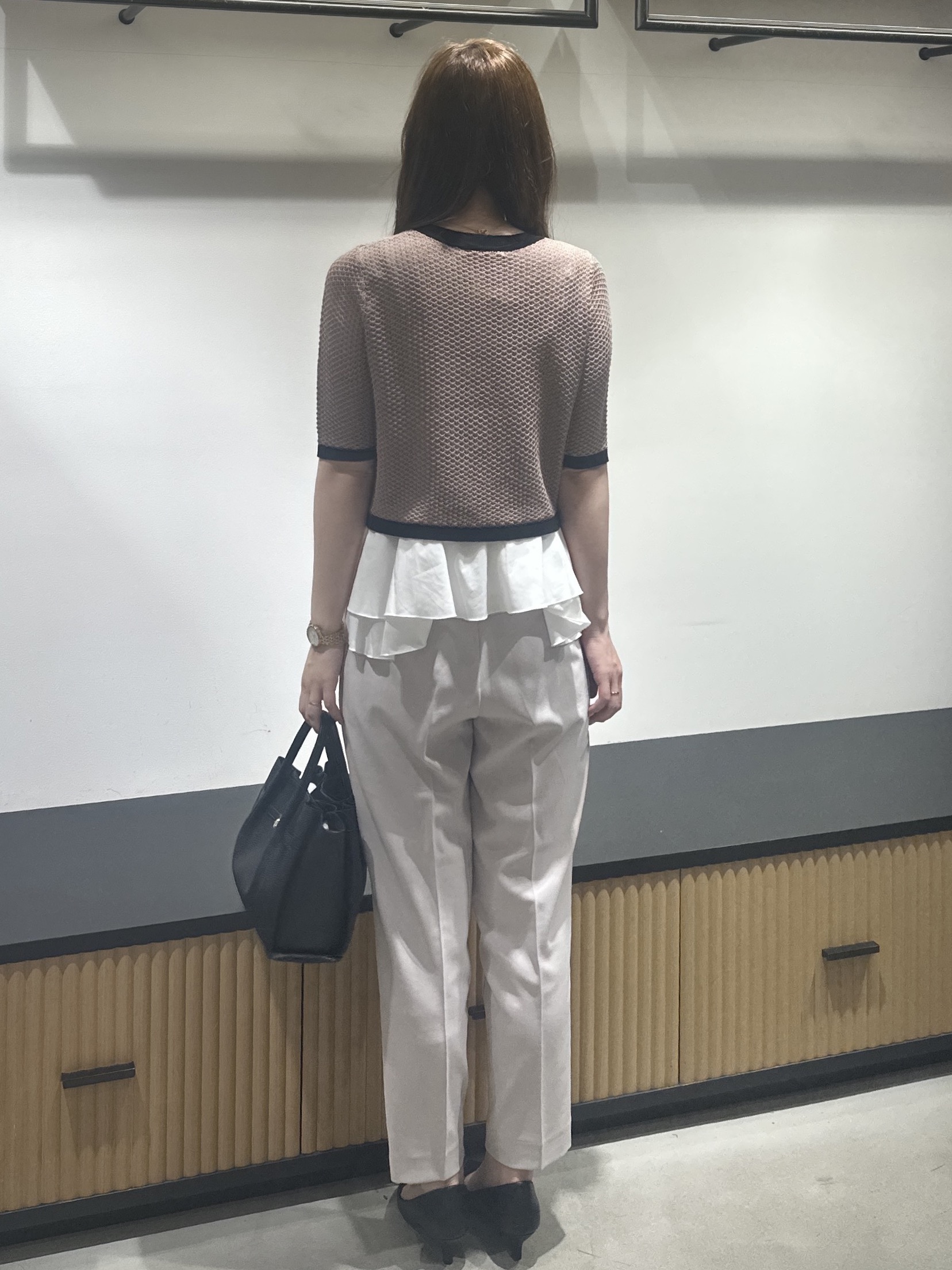 keito.iさんの「OPAQUE.CLIP｜【抗ピリング】柄編みニットカーディガン&times;ペプラムキャミセット《洗濯機OK》」を使ったコーディネート