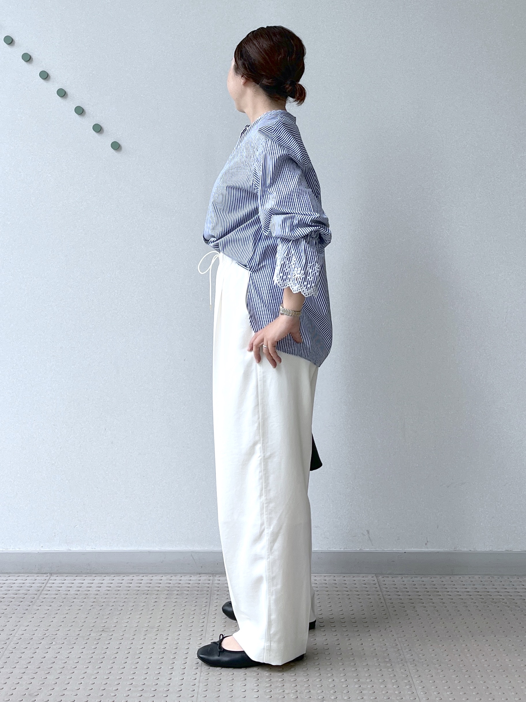 Soeさんの「DRESSTERIOR｜エンブロイダリーカフスシャツ」を使ったコーディネート