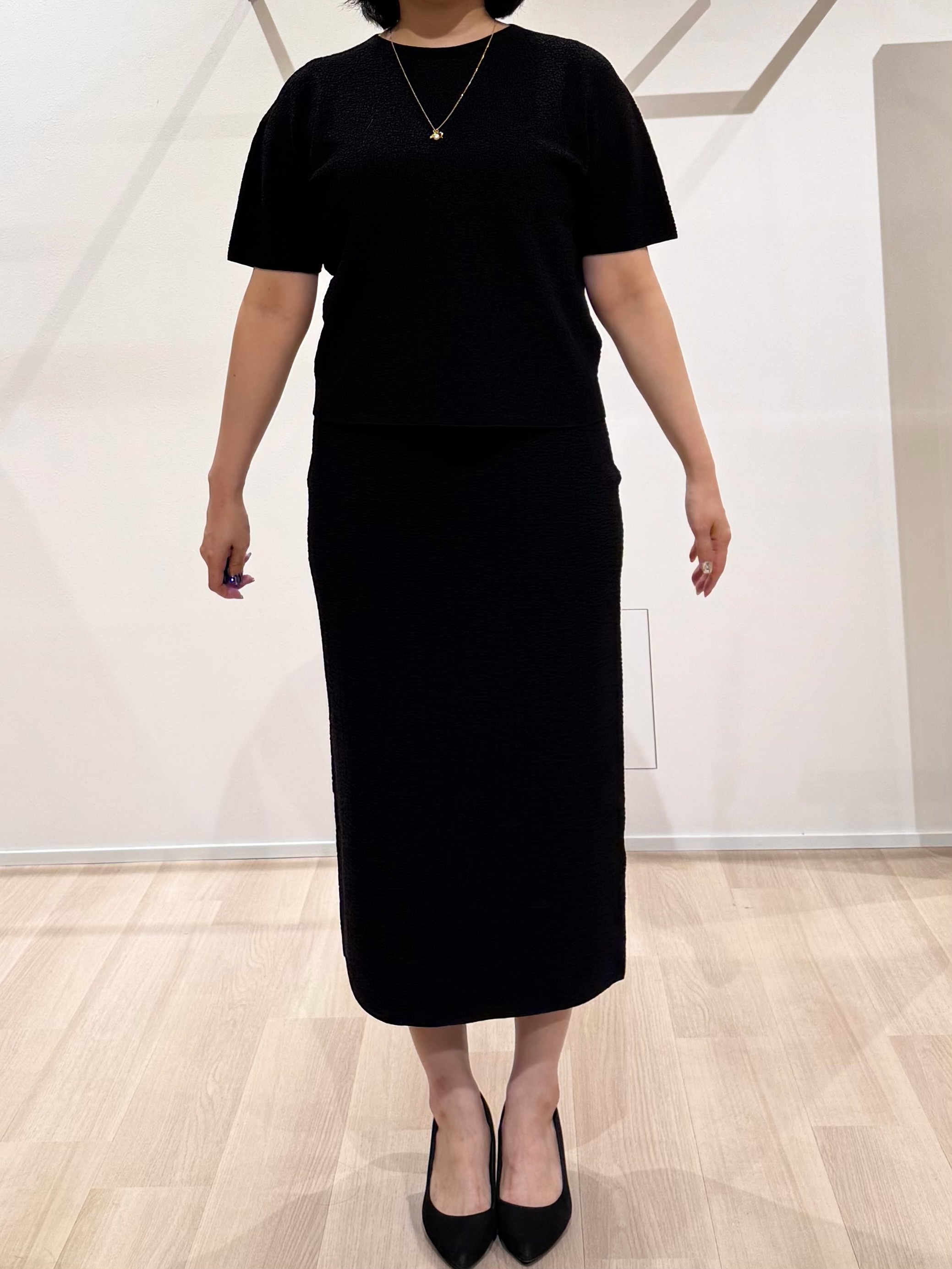 TOMOMIさんの「UNTITLED｜【セットアップ可/ストレッチ性】ドライタッチニットプルオーバー」を使ったコーディネート