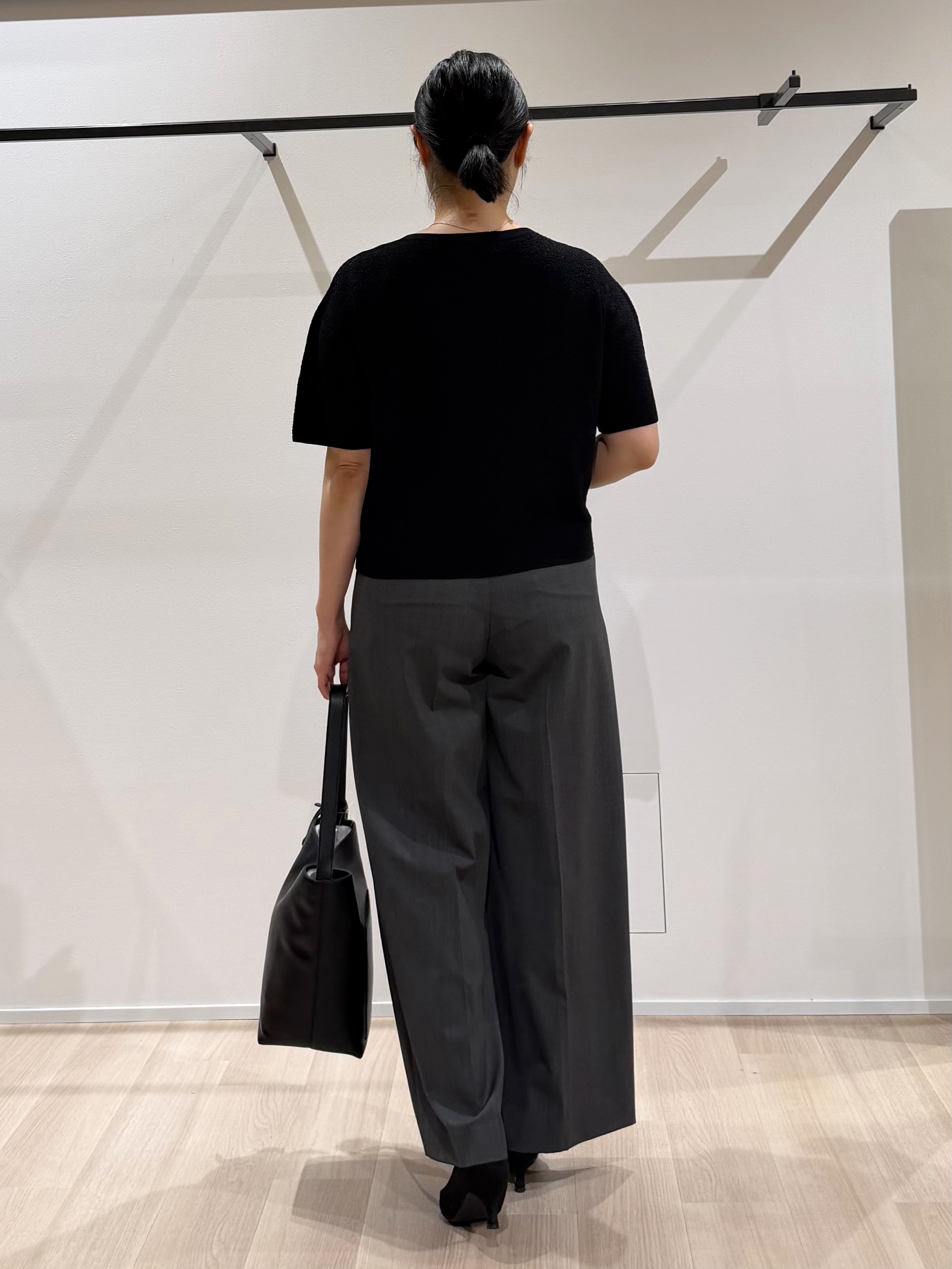 TOMOMIさんの「UNTITLED｜【セットアップ可/ストレッチ性】ドライタッチニットプルオーバー」を使ったコーディネート