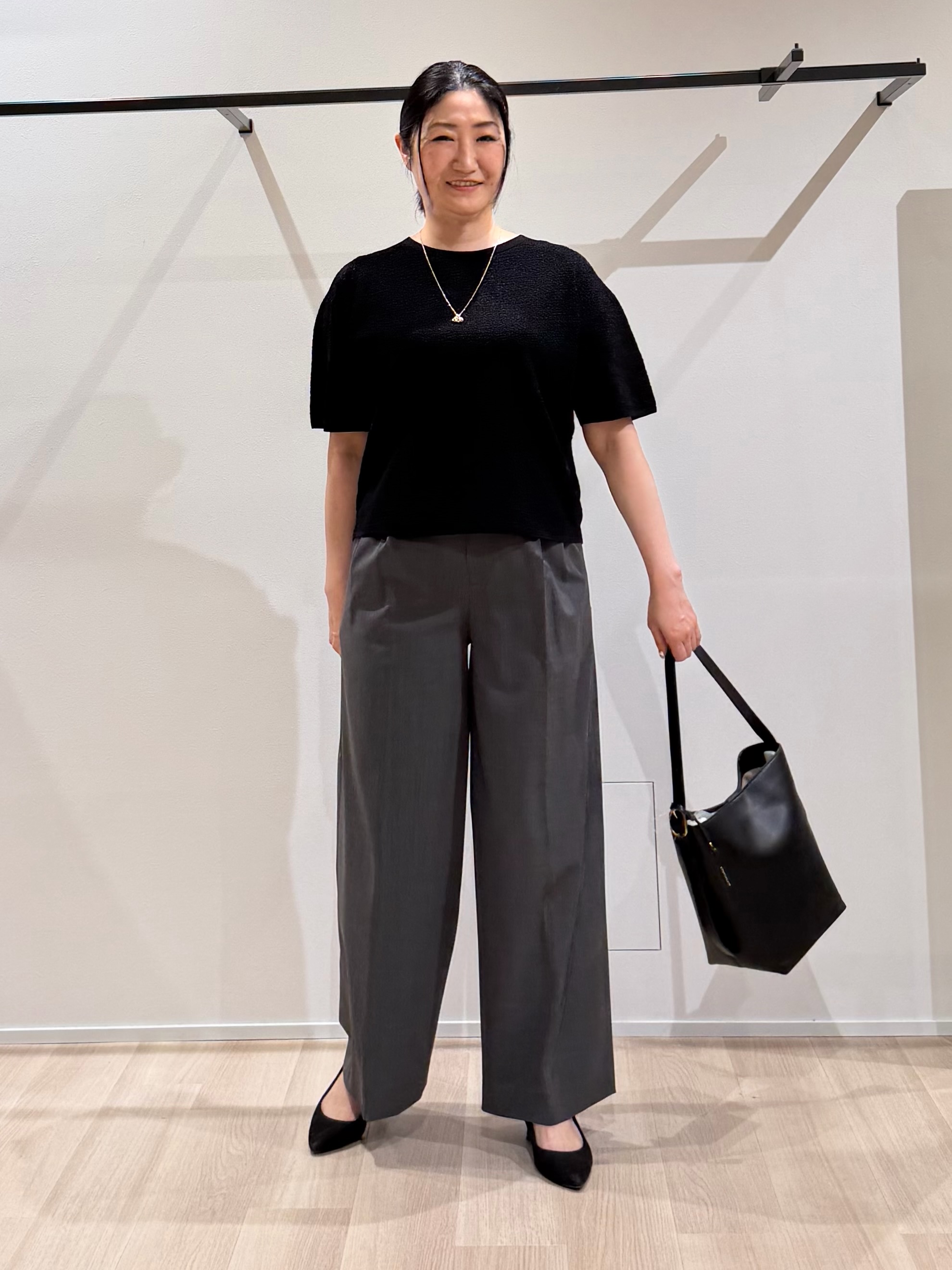 TOMOMIさんの「UNTITLED｜【セットアップ可/ストレッチ性】ドライタッチニットプルオーバー」を使ったコーディネート