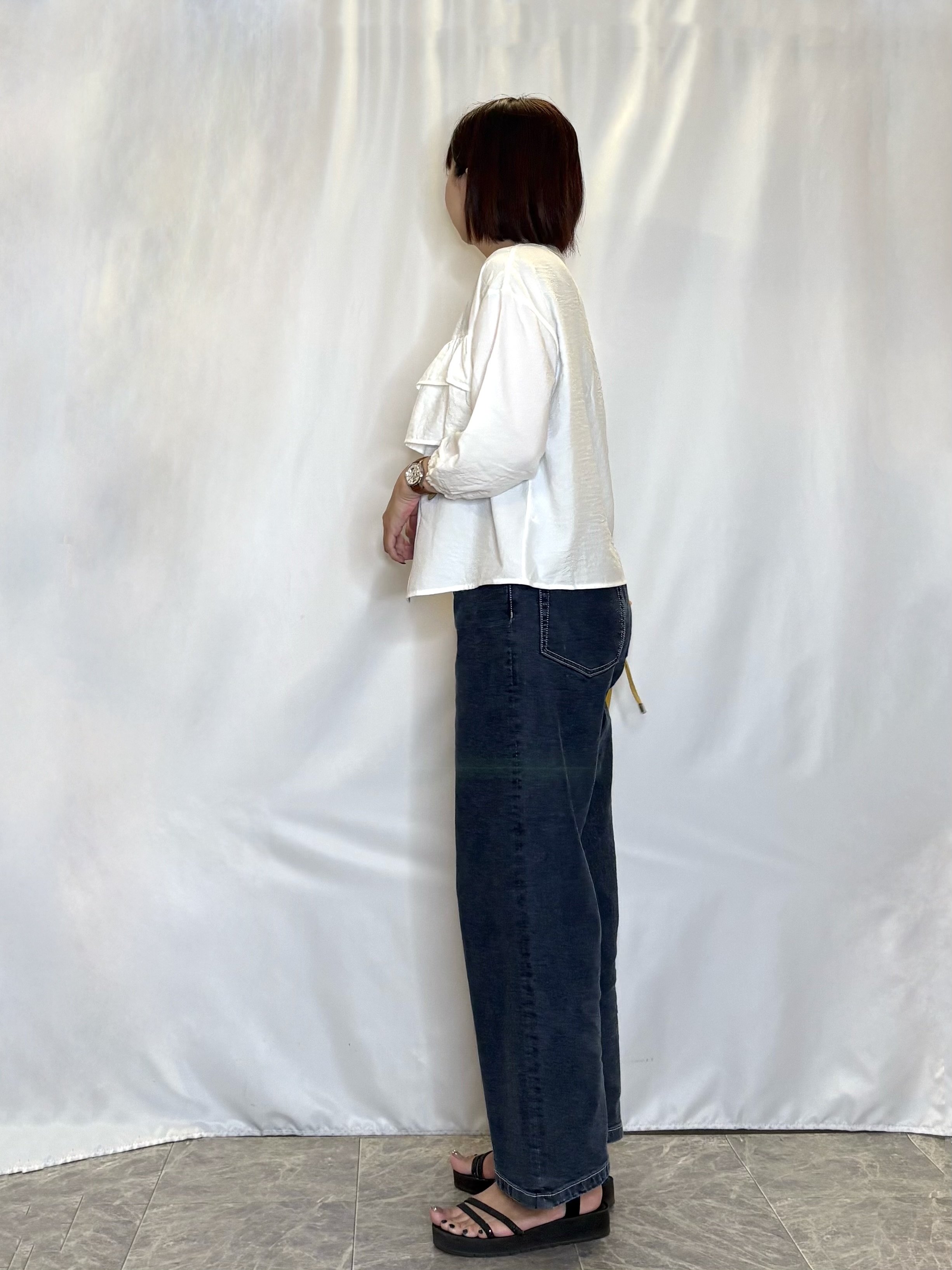 ネリさんの「SHOO･LA･RUE｜【S-LL/洗濯機可】1枚で華やか ティアードフリルブラウス」を使ったコーディネート